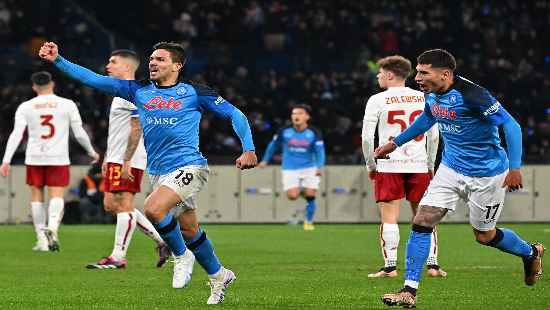 صورة بعنوان: نابولي يعزز صدارته للدوري الإيطالي لكرة القدم 