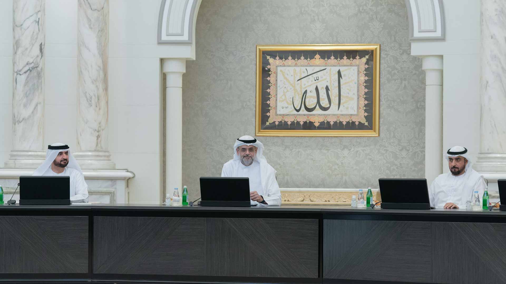 Image for the title: SEC reviews evaluation study of the new weekly work system 