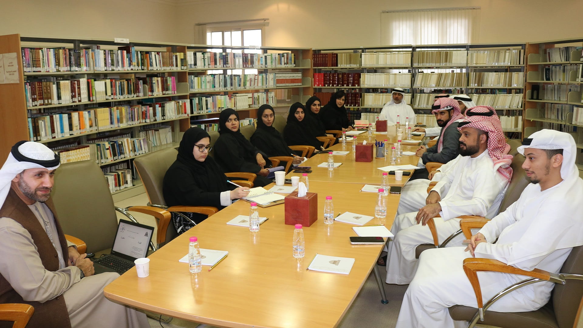 صورة بعنوان: "استشاري الشارقة" يستعرض الأهداف التشغيلية ومؤشرات الأداء لإداراته 