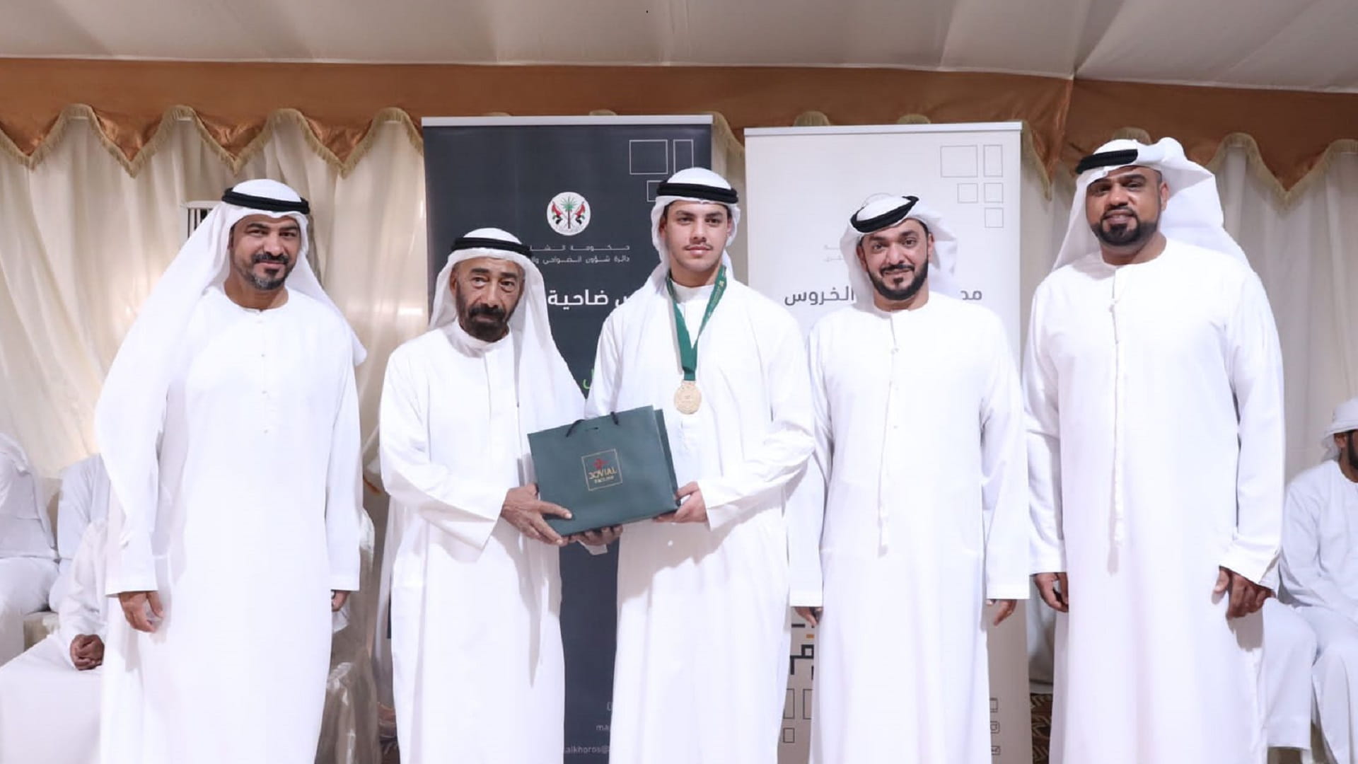 صورة بعنوان: مجلس ضاحية الخروس يكرم خريجي الثانوية العامة 