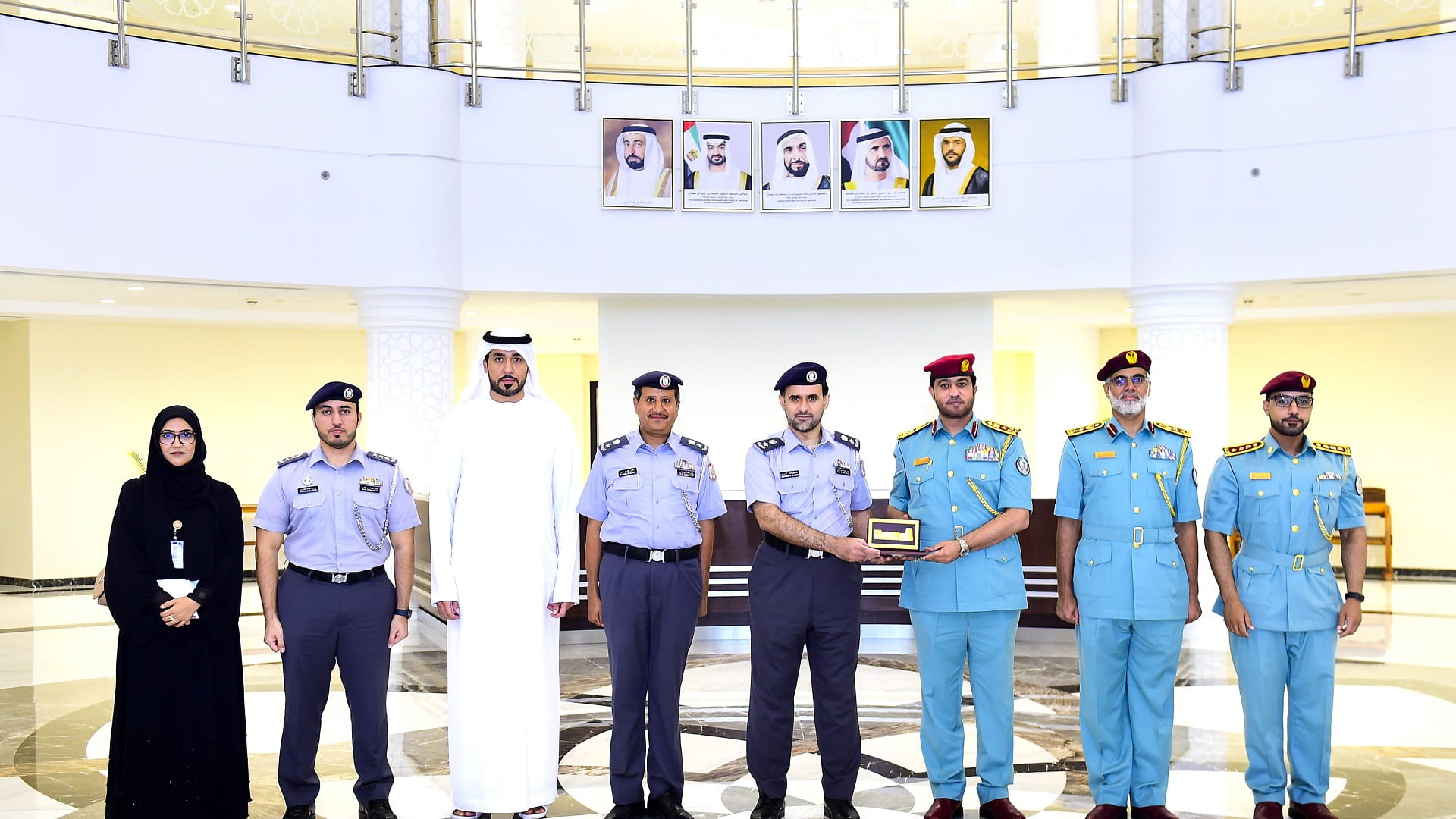 صورة بعنوان: شرطة الشارقة تطلع نظيرتها في أبوظبي على أفضل الممارسات 