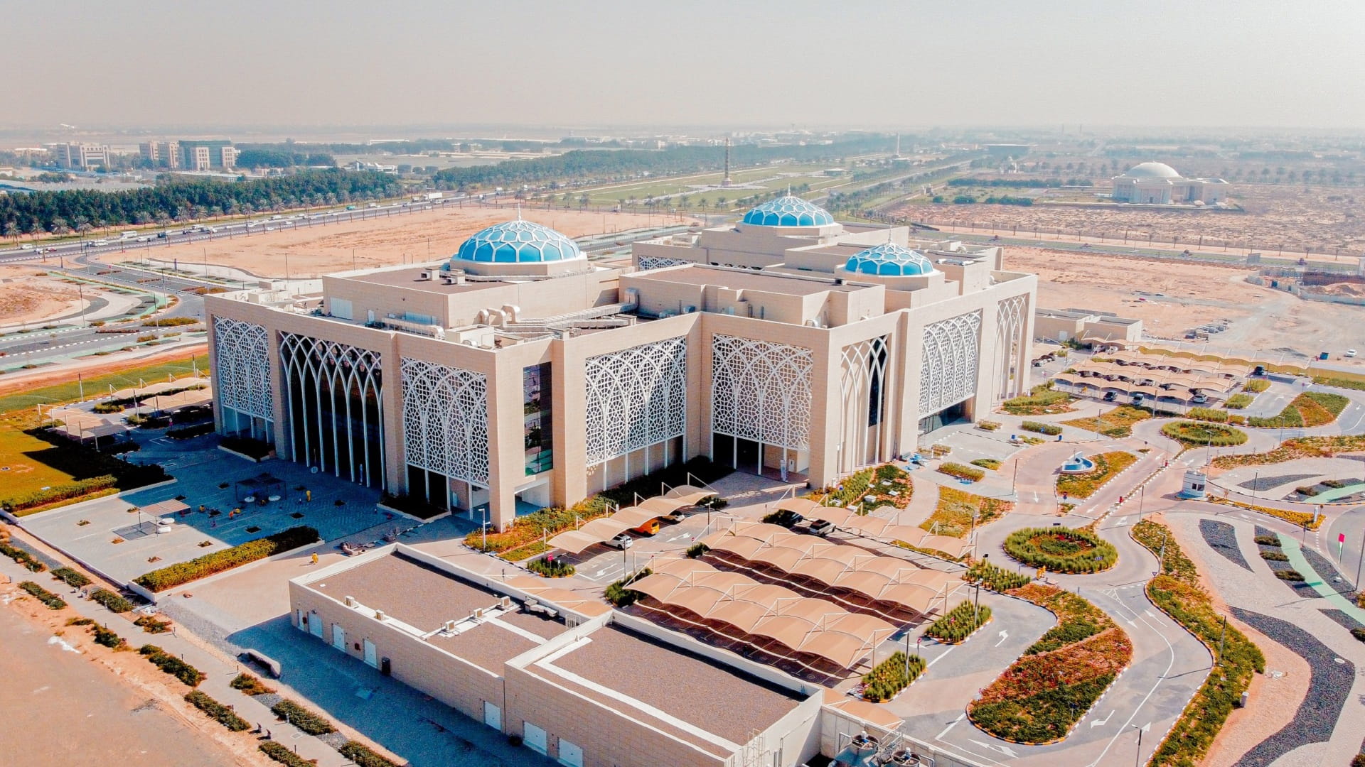 صورة بعنوان: الشارقة تؤسس منطقة حرة للبحوث والتكنولوجيا بدمج مؤسستين في الإمارة 