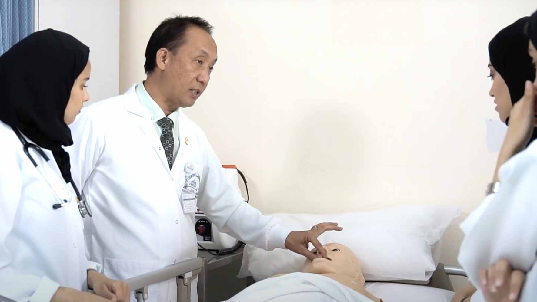 صورة بعنوان: جامعة الشارقة تستقبل طلبات الالتحاق ببرنامج المنح التعليمية 