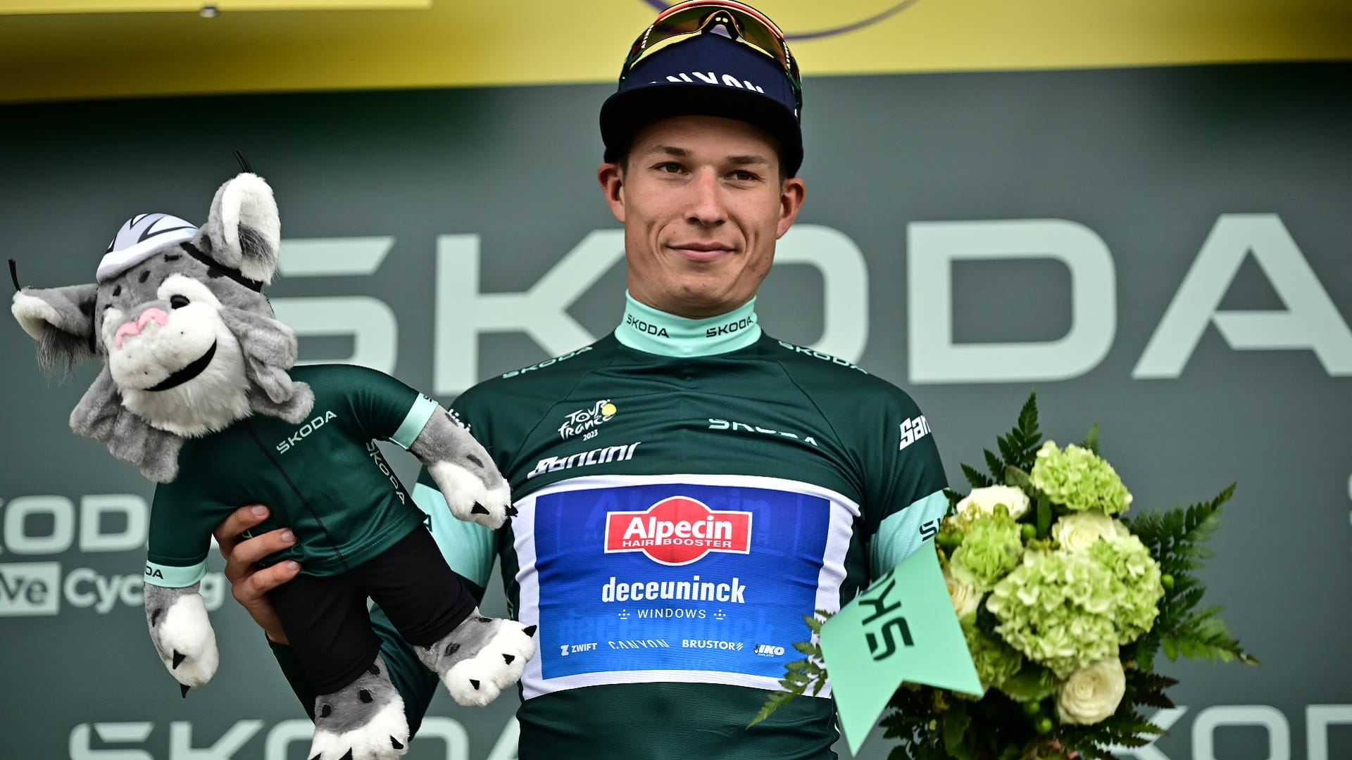 Image for the title: Falls mar Tour de France finale as Philipsen wins again 