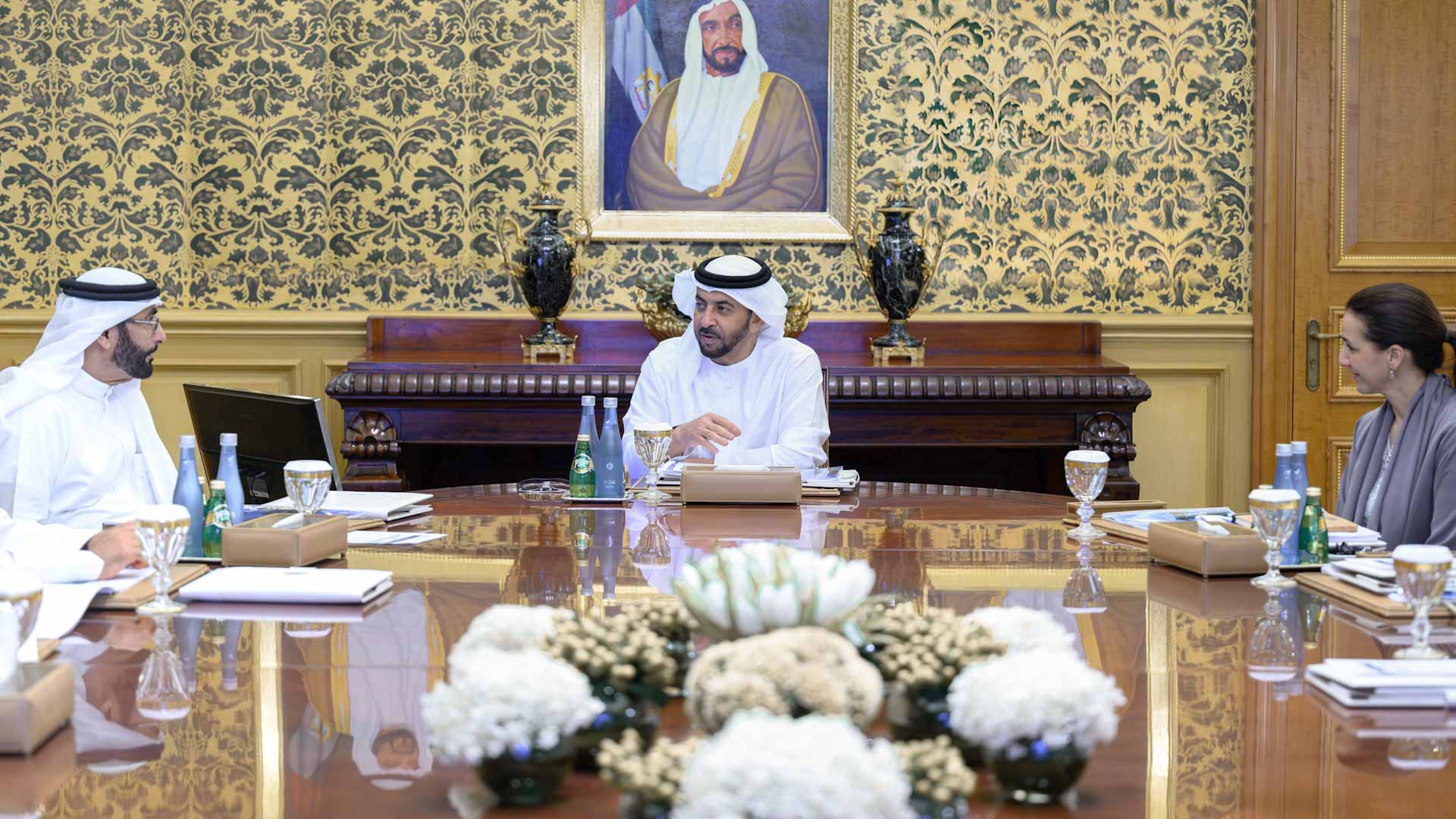 صورة بعنوان: حمدان بن زايد يطلع على إنجازات هيئة البيئة بأبوظبي 