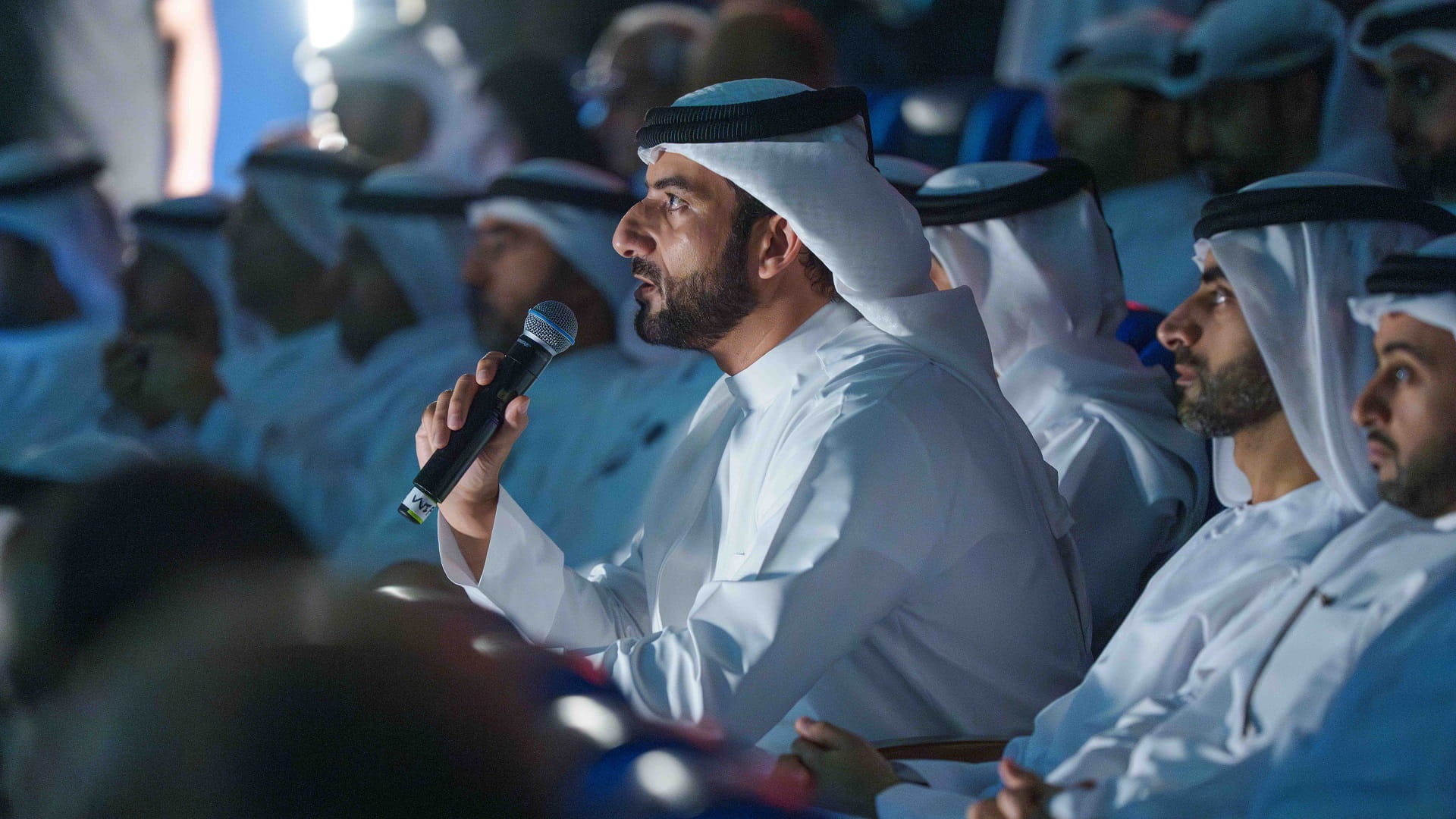 صورة بعنوان: سلطان بن أحمد يشهد "لقاء من الفضاء" بين أهالي الشارقة والنيادي 