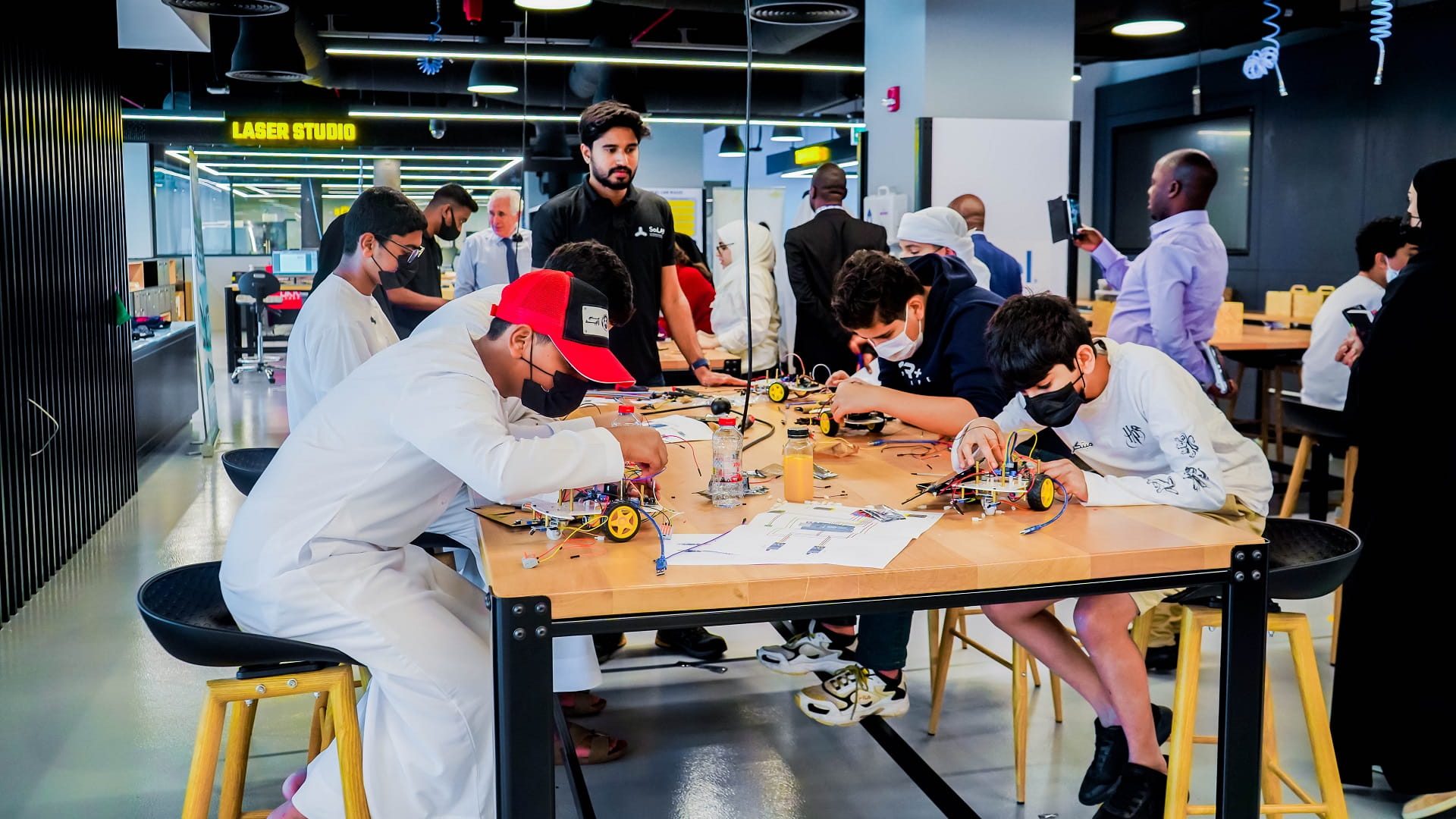 صورة بعنوان: مجمع الشارقة للبحوث يطلق معسكر الابتكار الصيفي لطلبة المدارس 