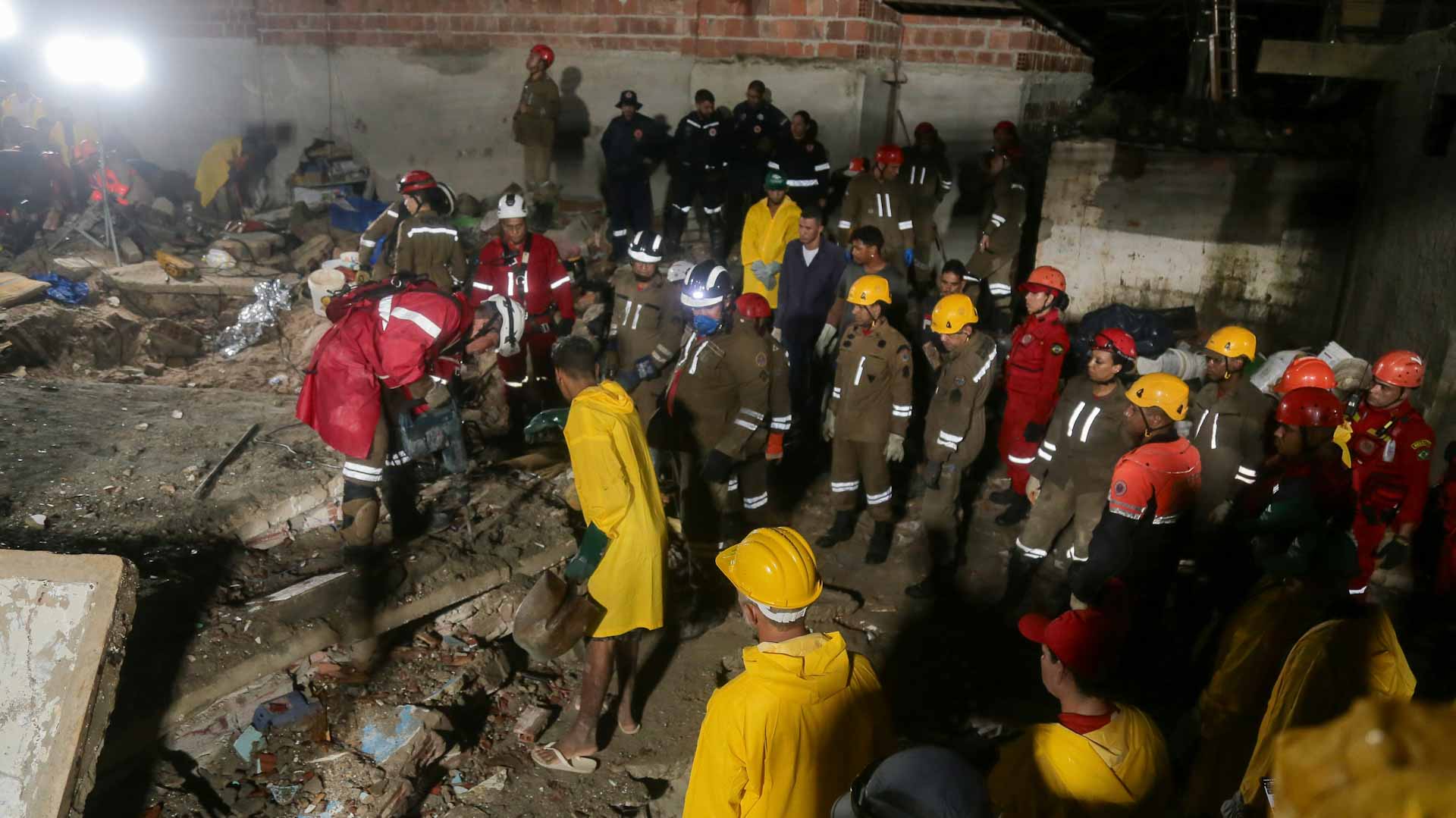 Image for the title: Toll rises to 14 in Brazil building collapse 