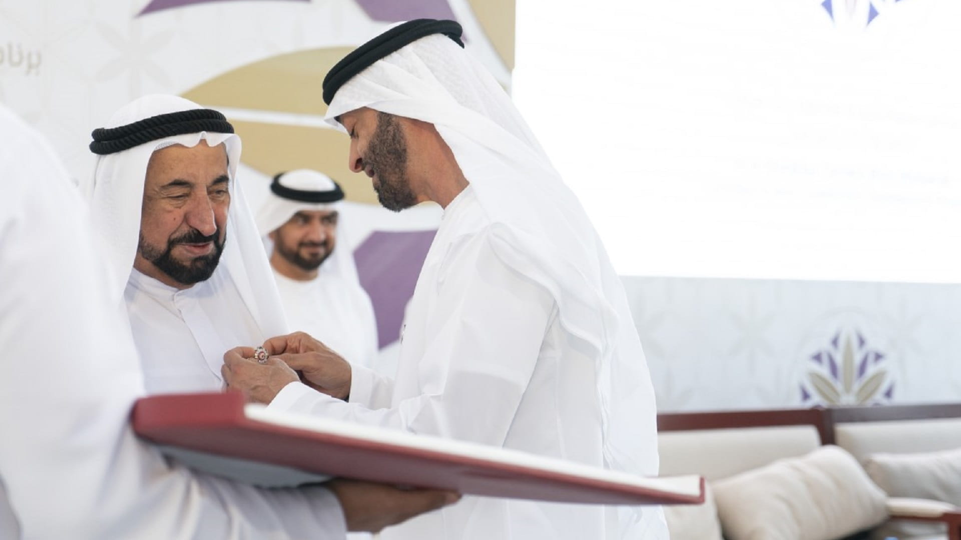 Image for the title: Sharjah Ruler's collection highlighted in “Prize Story”  