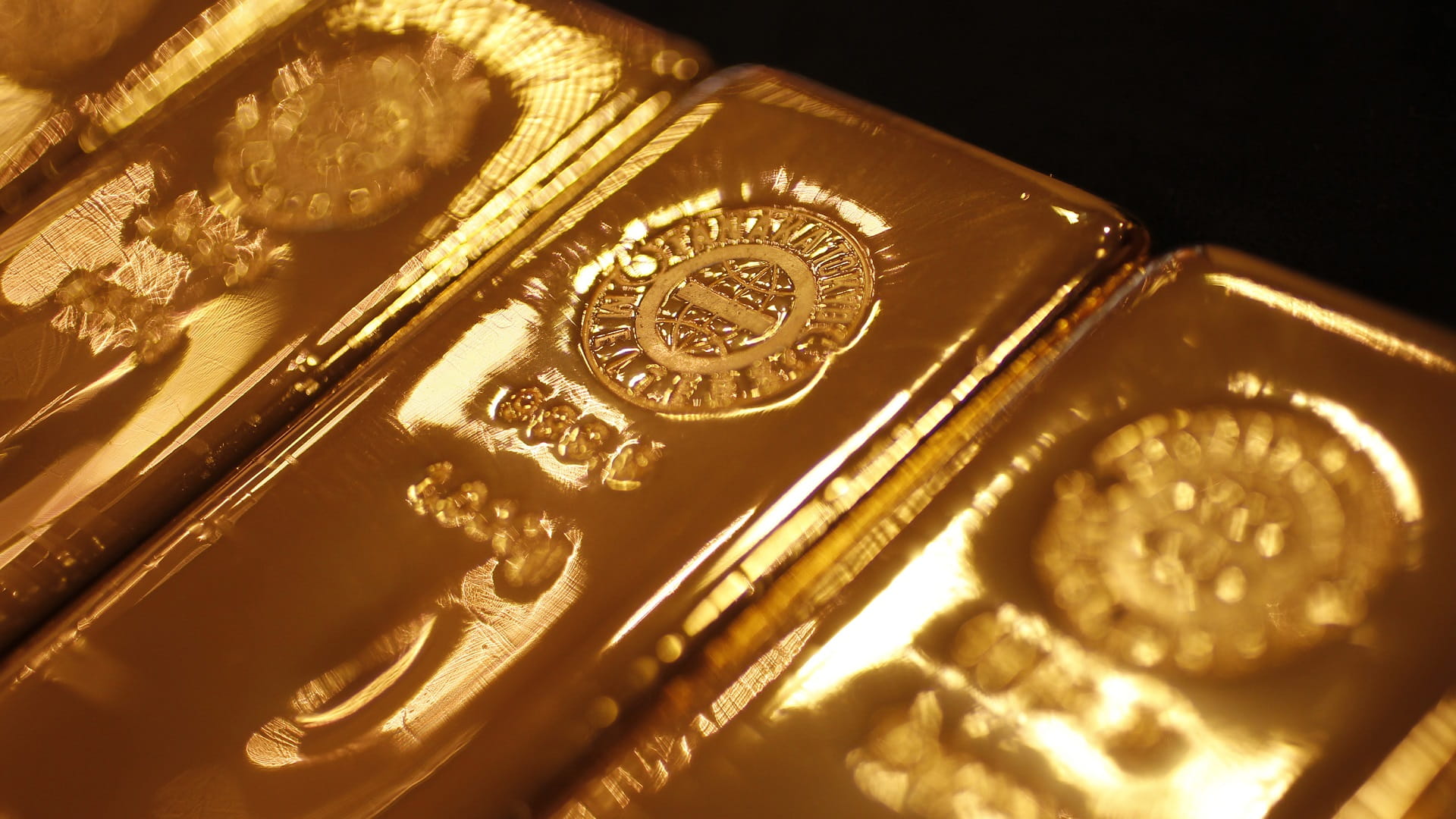 صورة بعنوان: أسعار الذهب تصعد إلى أعلى مستوى في 4 أسابيع 