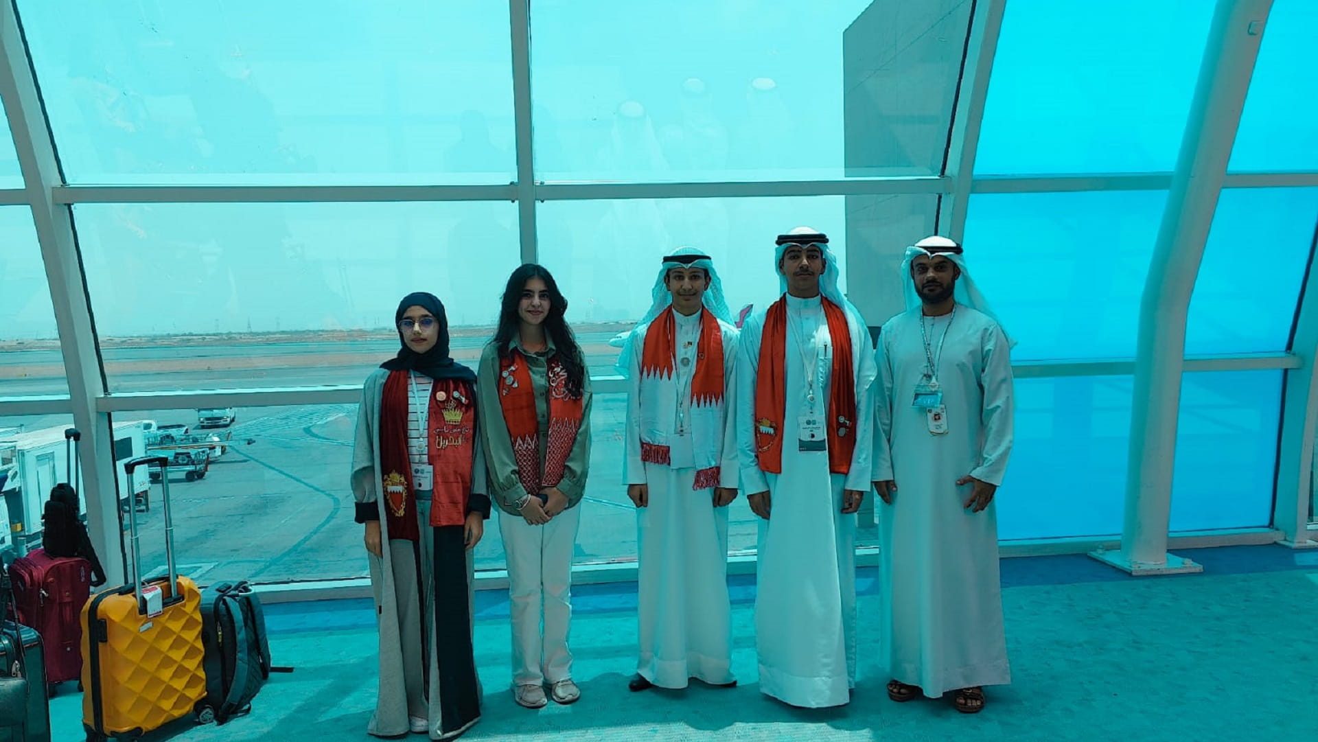 صورة بعنوان: أطفال العرب يتوافدون إلى الشارقة لبدء أعمالهم في العمل البرلماني  