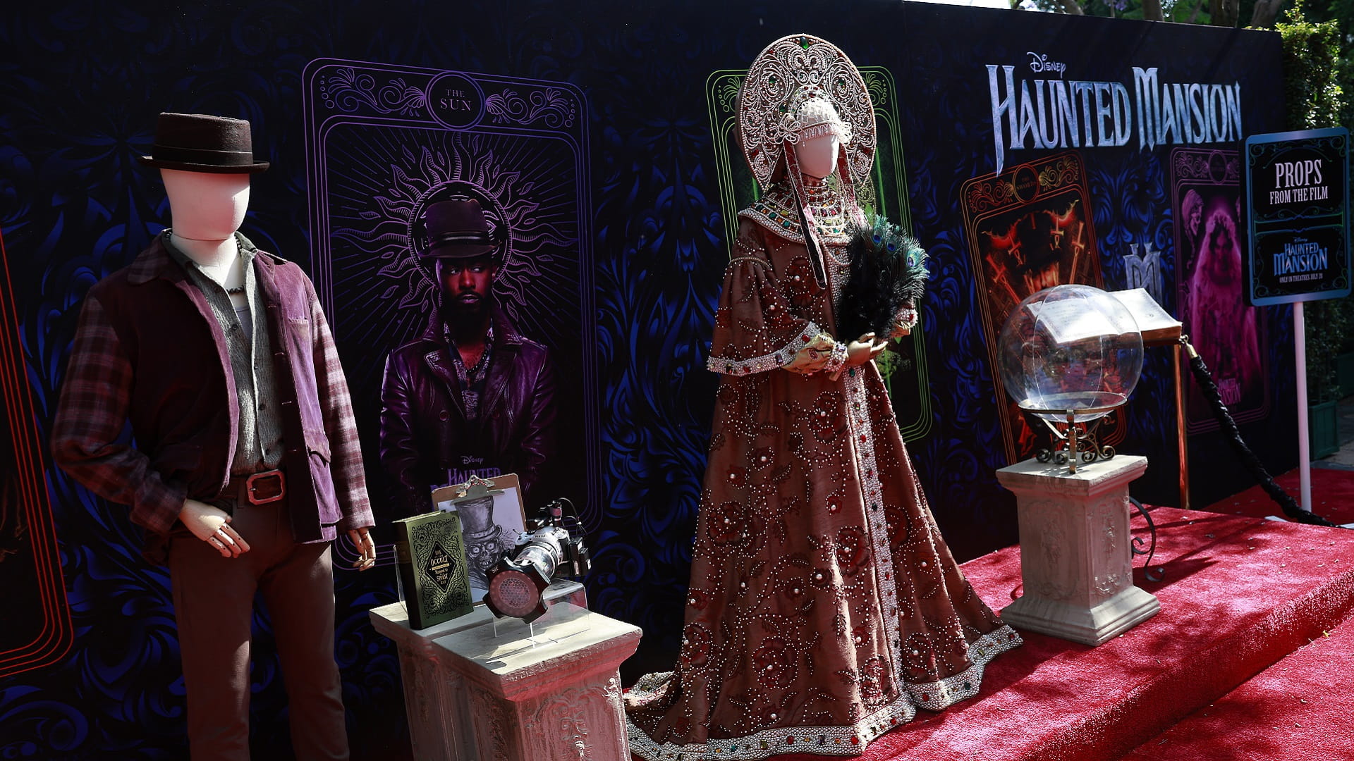 Image for the title: 'Haunted Mansion,' a premiere without stars as strike bites 