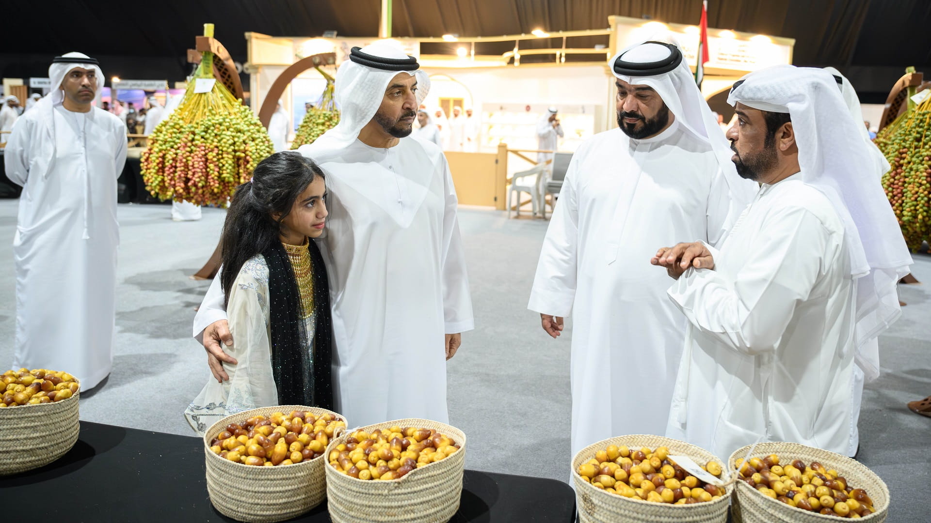 Image for the title: Hamdan bin Zayed visits Liwa Date Festival 