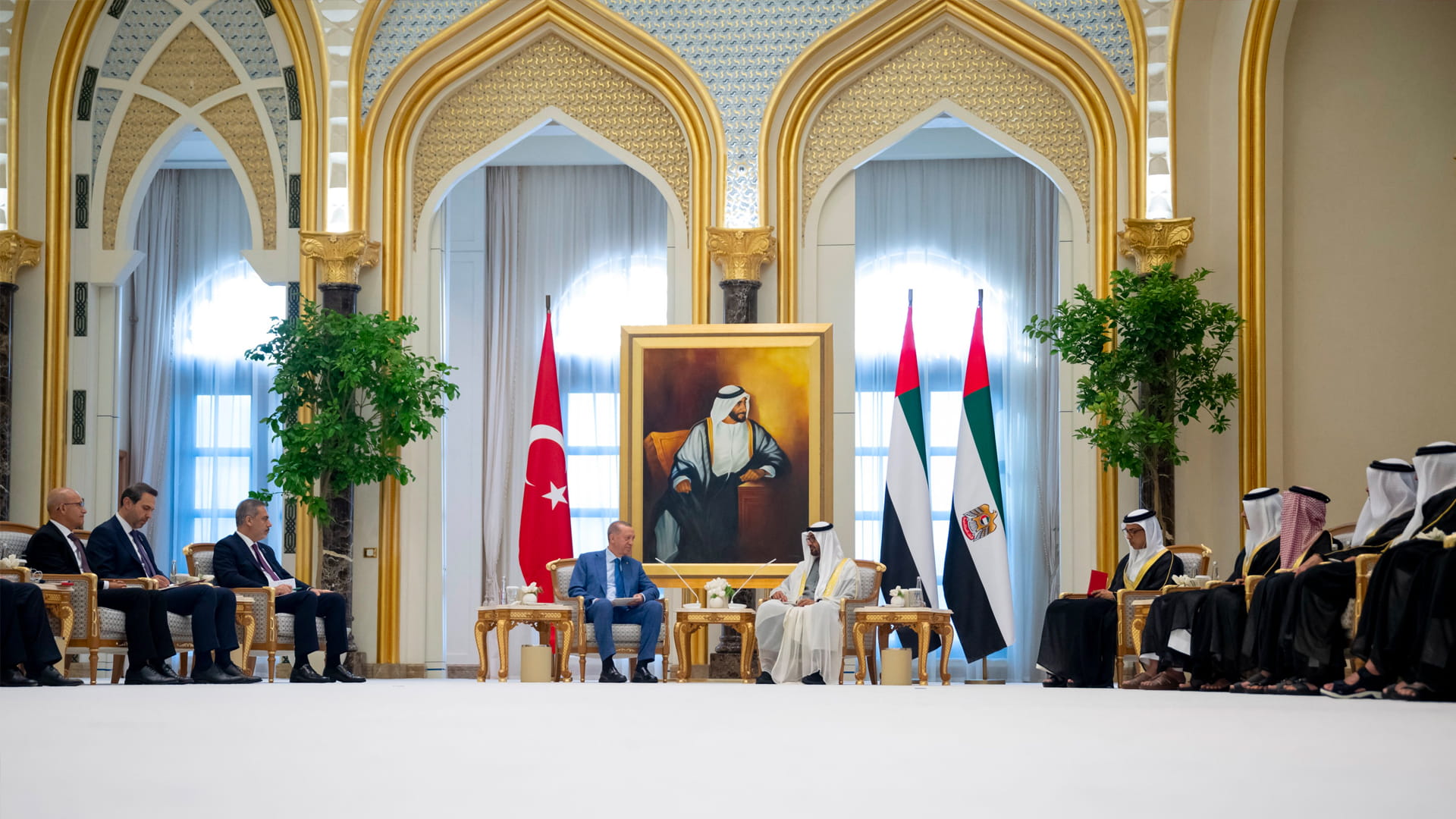 صورة بعنوان: رئيس الدولة وأردوغان يشهدان إعلان اتفاق للجنة استراتيجية عليا 