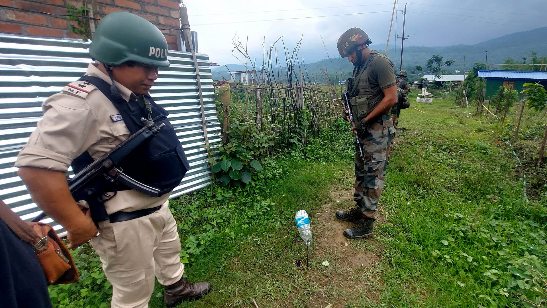 صورة بعنوان: مقتل 16 شخصاً وإصابة 11 صعقاً بالكهرباء في الهند 