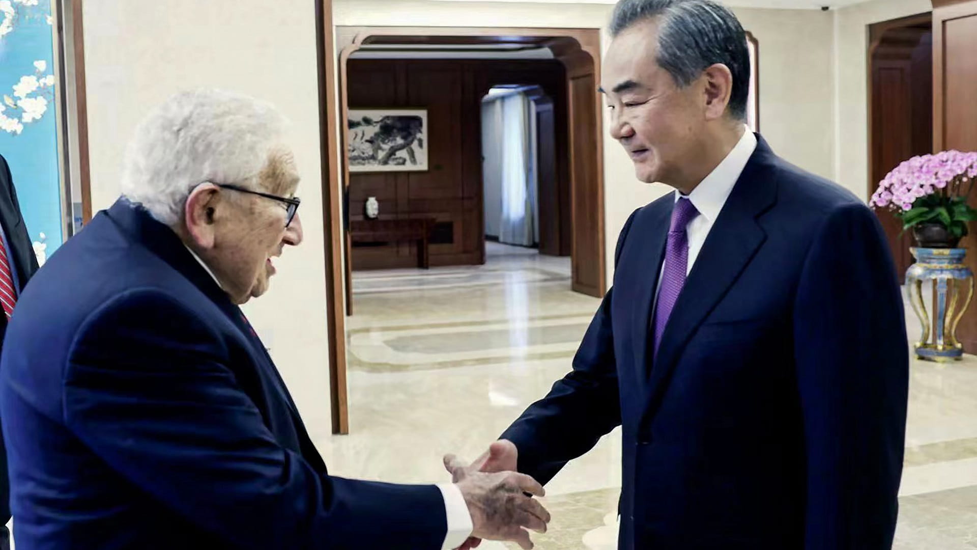 Image for the title: Xi Jinping meets Henry Kissinger in Beijing 