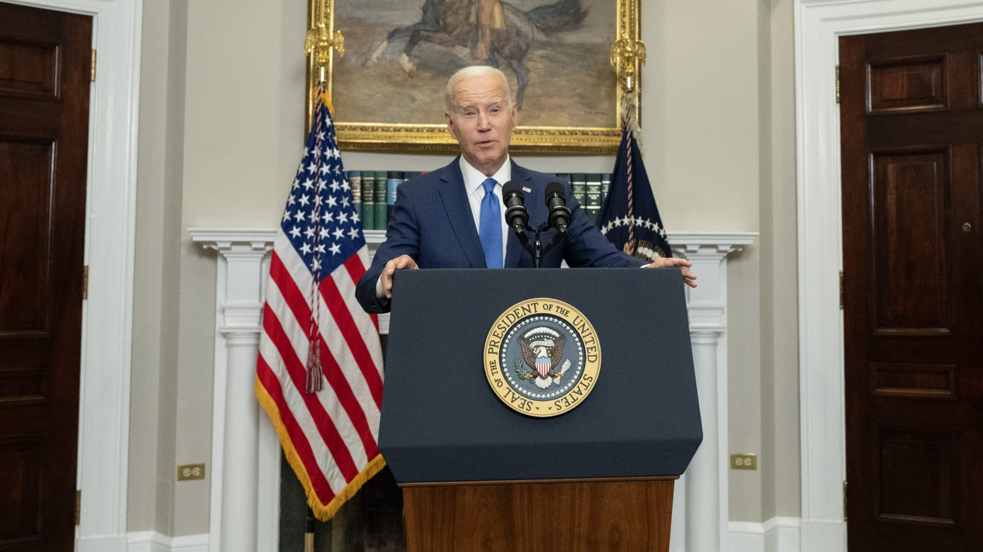 صورة بعنوان: بايدن يضغط على عمالقة التكنولوجيا لتنظيم الذكاء الاصطناعي 