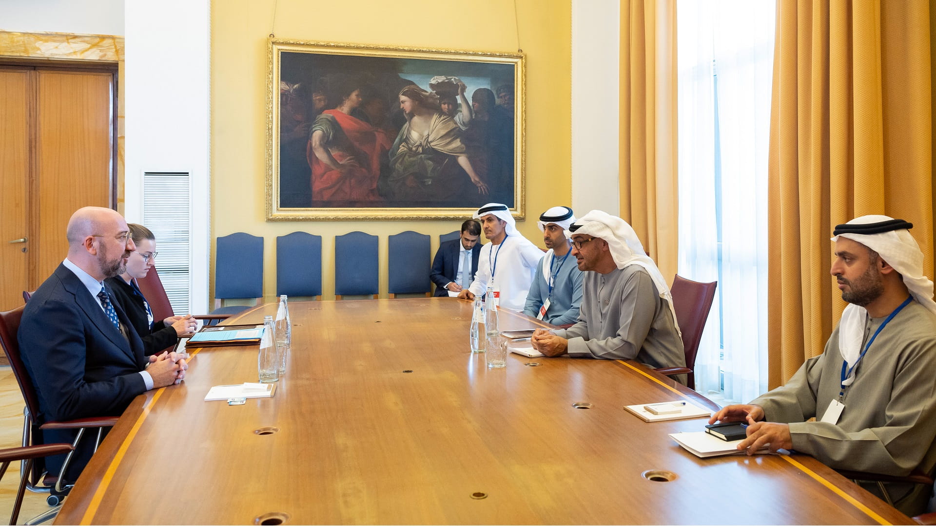 Image for the title: UAE President meets with leaders at Dev. and Migration Conference 
