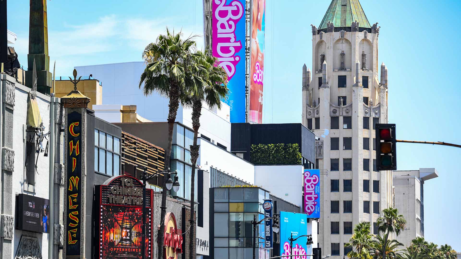 صورة بعنوان: محطماً الأرقام القياسية.. "باربي" يتصدر شباك التذاكر الأميركية 