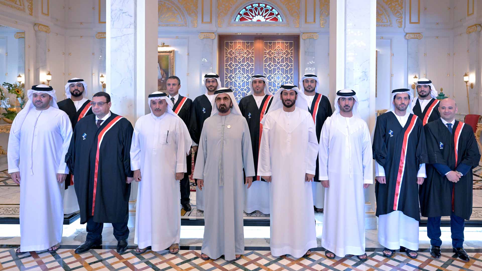 صورة بعنوان: أمام محمد بن راشد.. 9 قضاة جدد يؤدون اليمين القانونية 