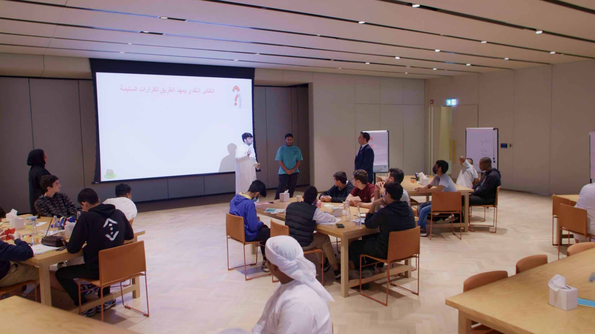 صورة بعنوان: منى السويدي: الرفاه الاجتماعي للأيتام المنتسبين.. أهم أولوياتنا 