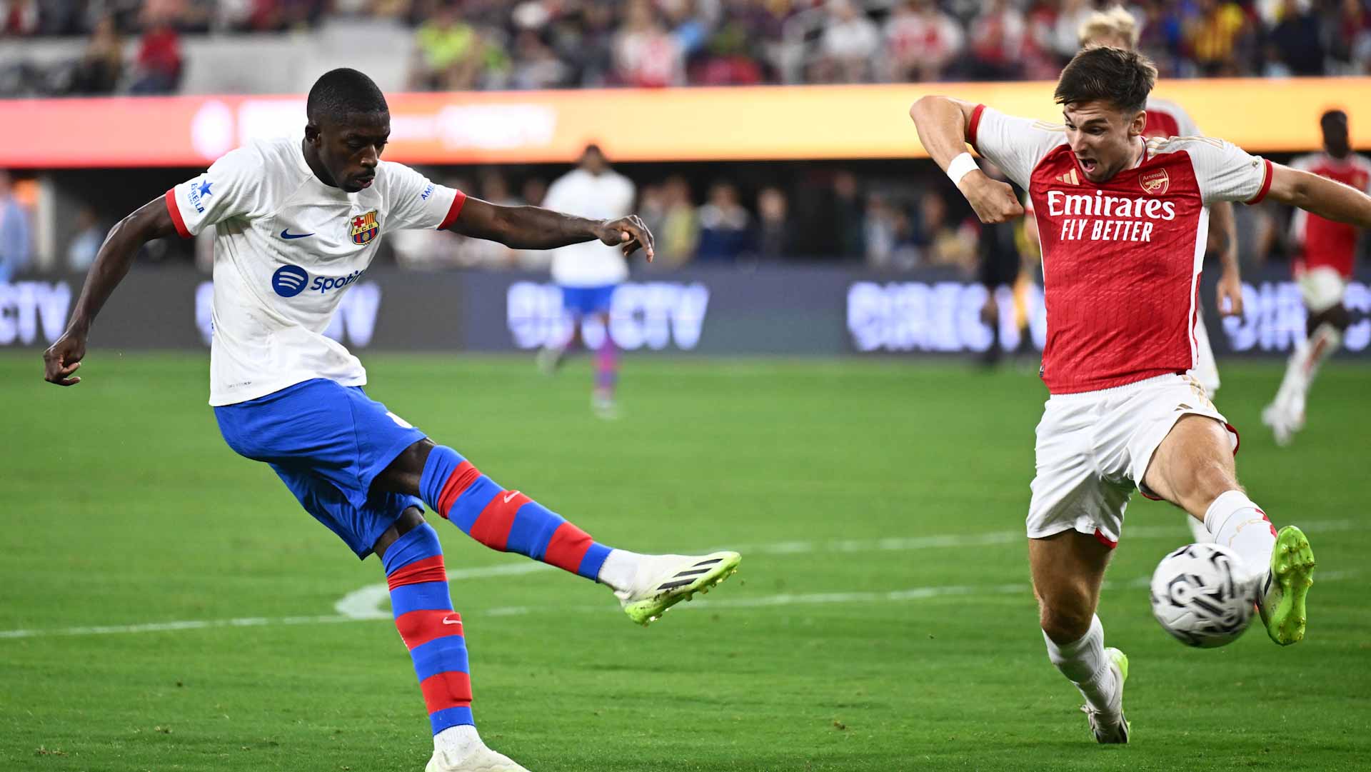 صورة بعنوان: أرسنال يقسو على برشلونة استعداداً للموسم الجديد 