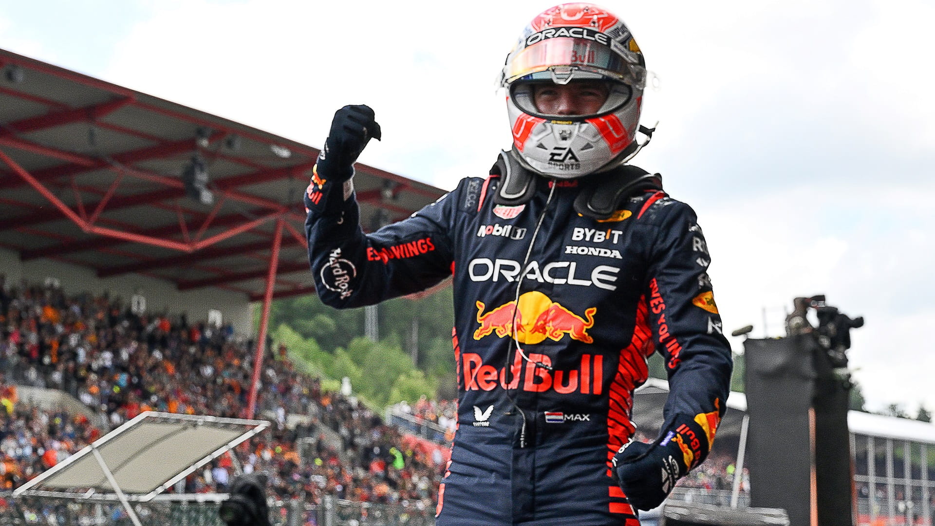 Image for the title: Verstappen secures eighth straight win 