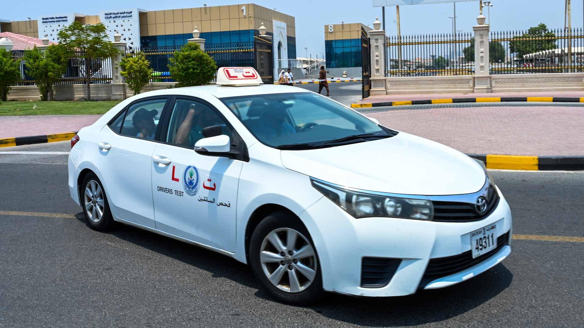 صورة بعنوان: شرطة الشارقة: 194 مستفيداً من خدمة "اختبار اليوم الواحد" 