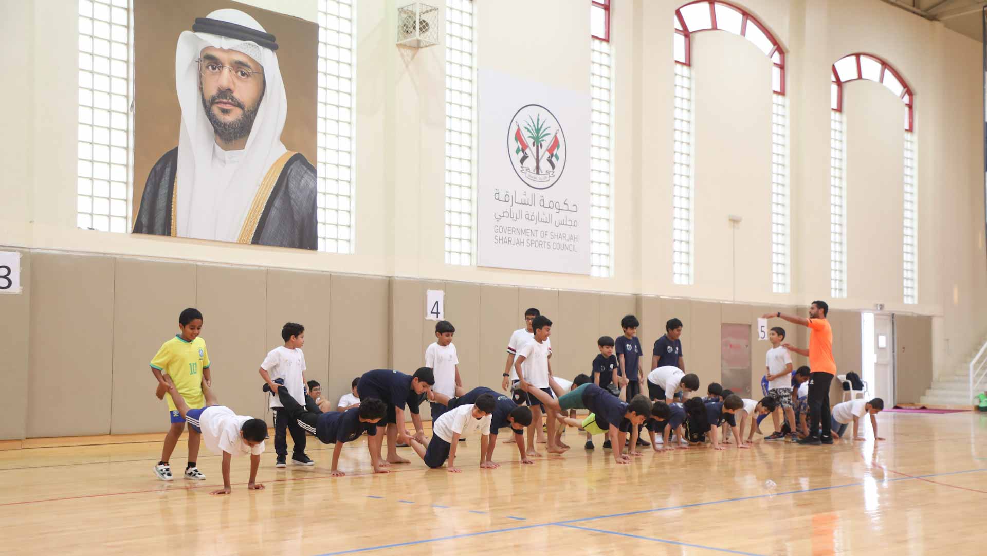 صورة بعنوان: نادي الحمرية يقدم محاضرات توعوية وورش فنية في أسبوع "أنا رياضي" 