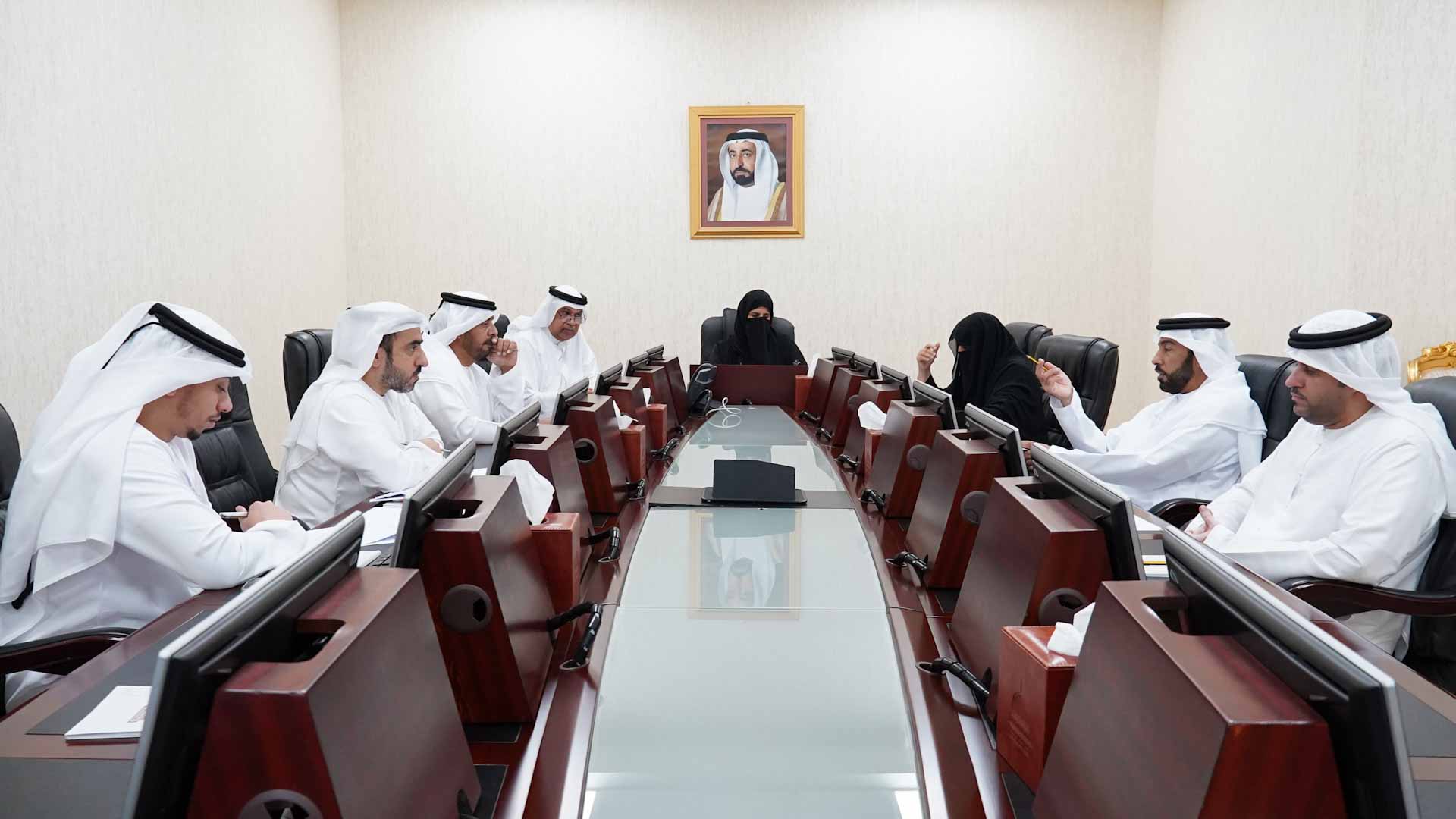 صورة بعنوان: "صحية الاستشاري" تناقش مشروع قانون تنظيم "اجتماعية الشارقة"  