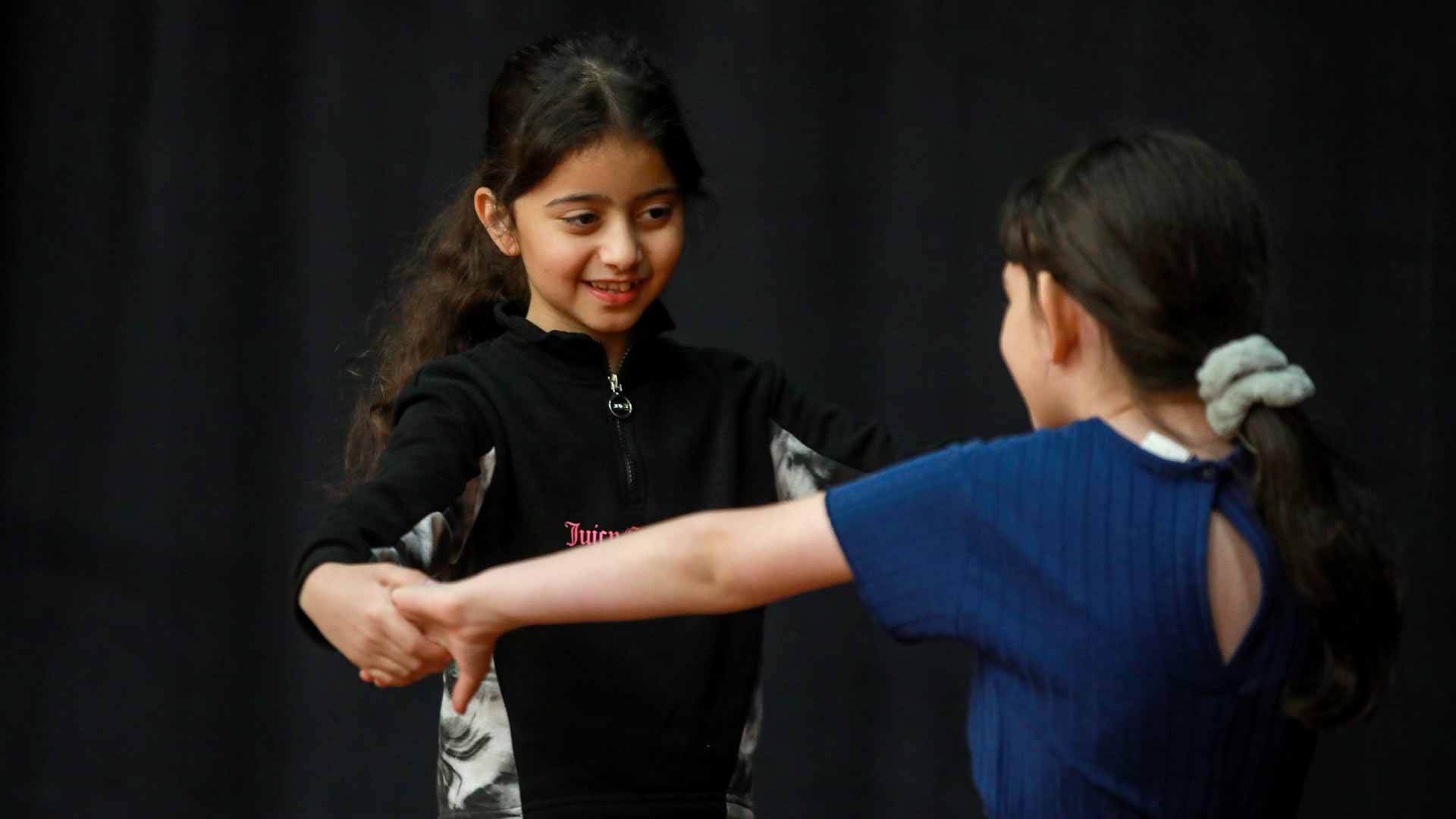 صورة بعنوان: مشروع ربع قرن للمسرح وفنون العرض يسطع بمواهب منتسبيه 