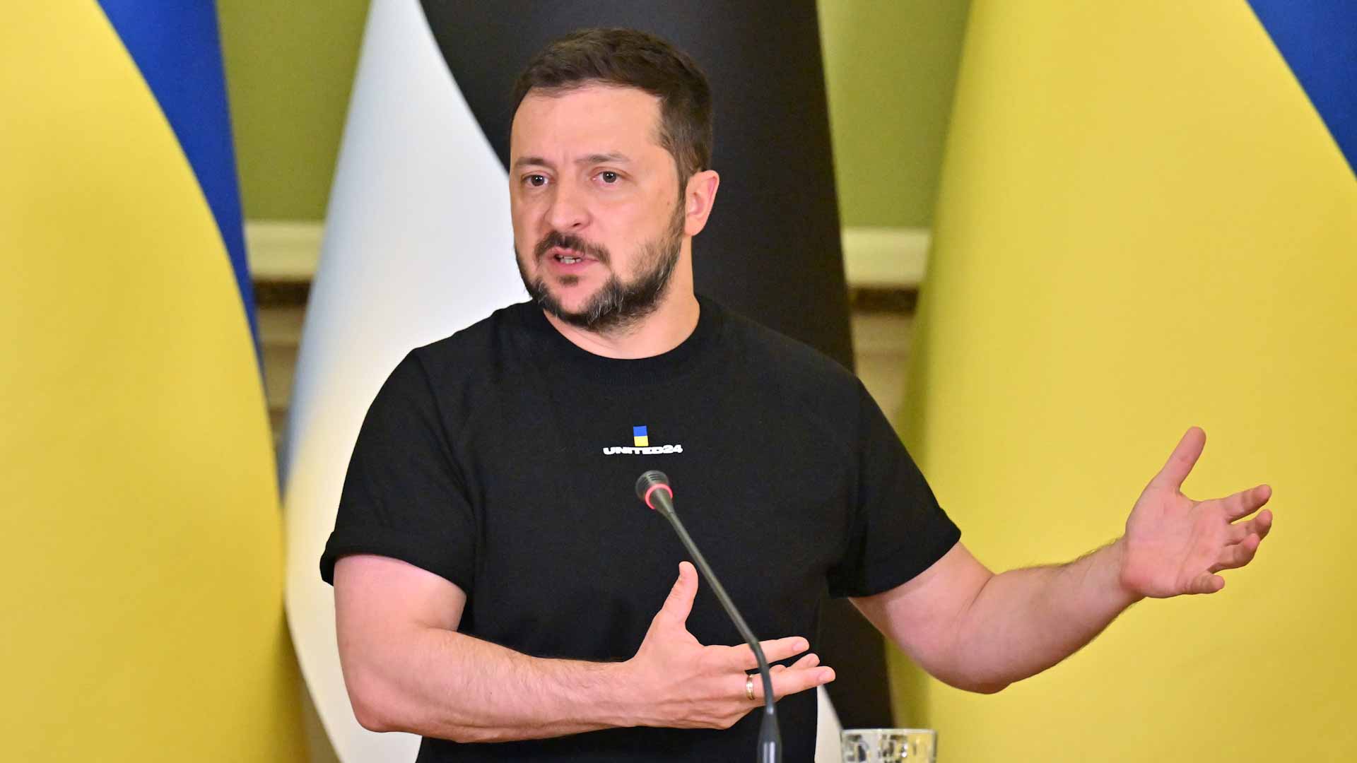 Image for the title: Zelensky: NATO membership 'impossible' before end of Russia war 