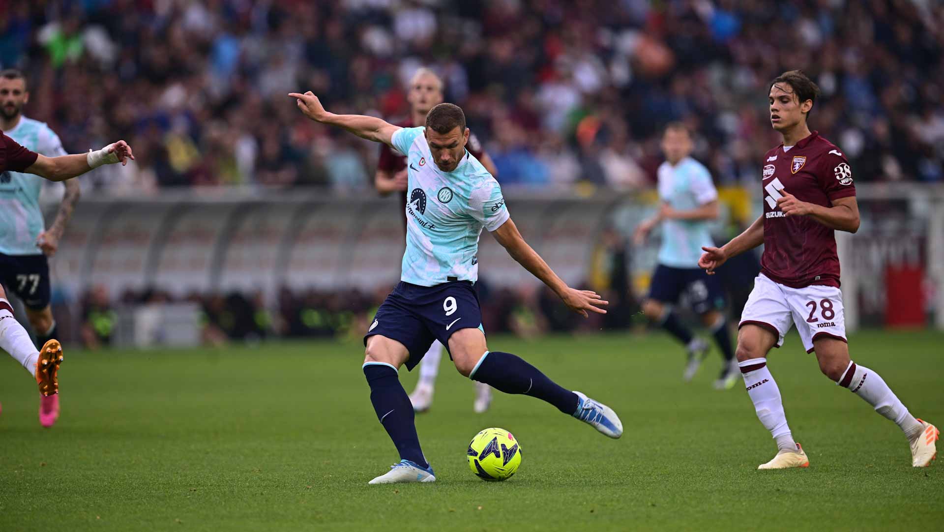 صورة بعنوان: بروزوفيتش يقود إنتر ميلان للفوز على تورينو في الدوري الإيطالي 