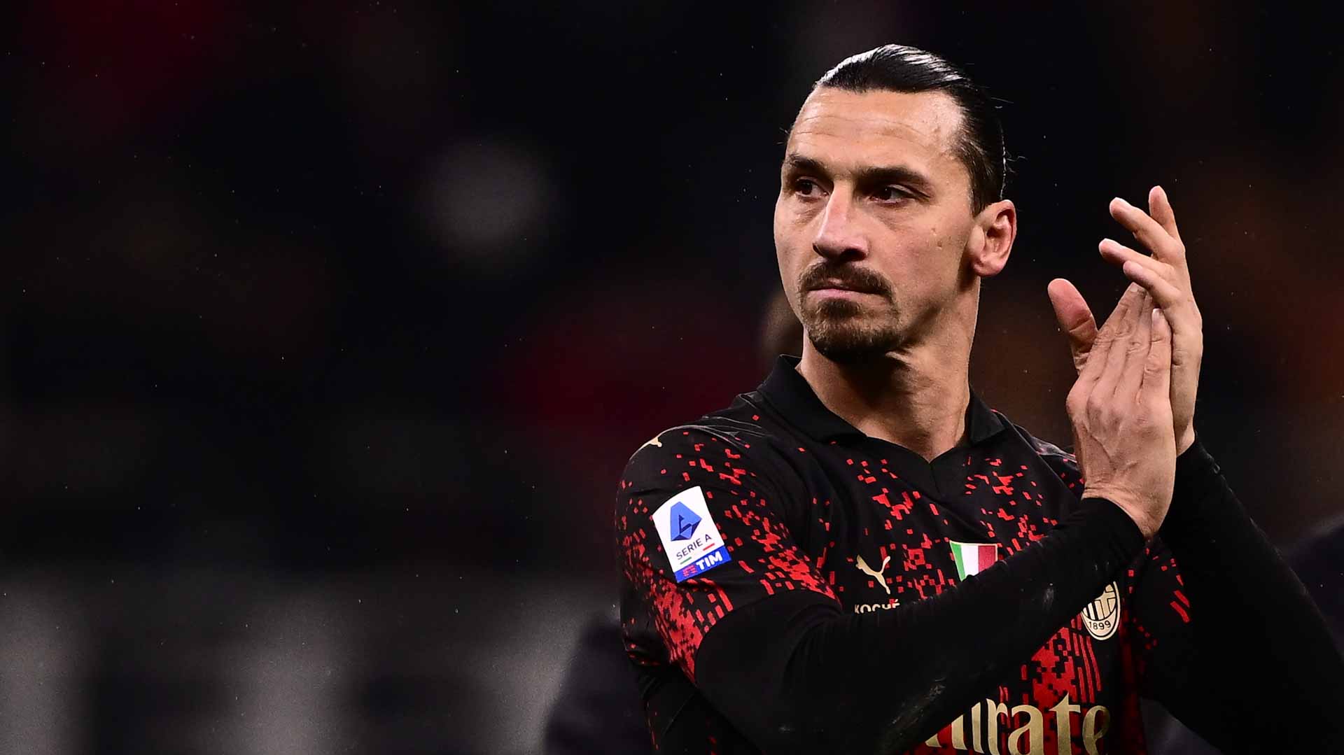 صورة بعنوان: ميلان يعلن رحيل نجمه المخضرم السويدي إبراهيموفيتش 