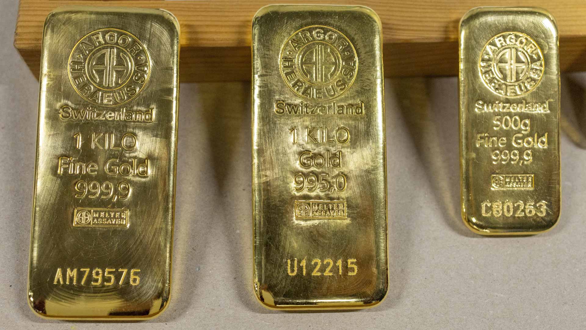 صورة بعنوان: الذهب يستقر وسط آمال بتوقف المركزي الأميركي عن رفع الفائدة 