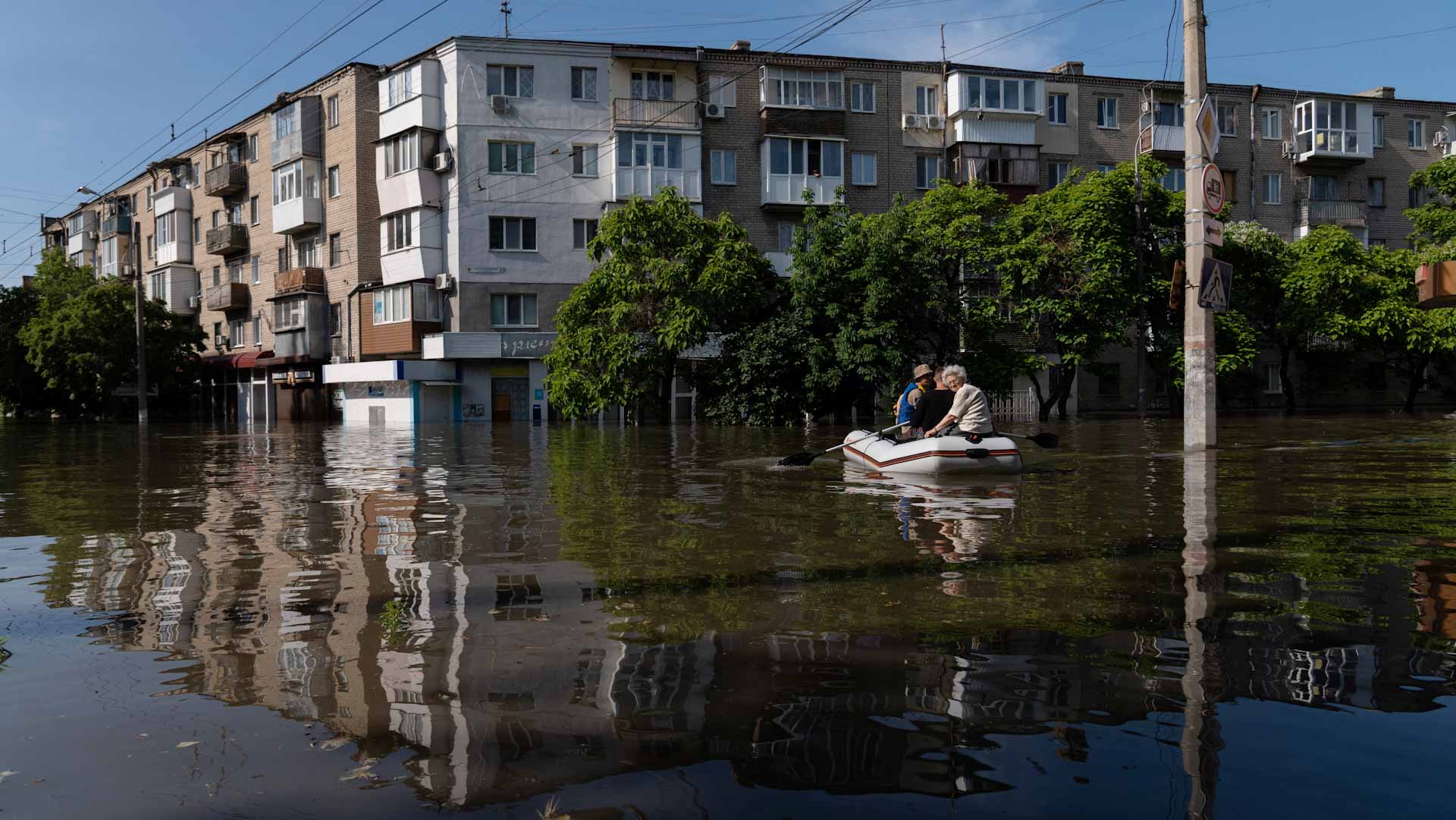Image for the title: Flooding over 600 square kilometres after Kakhovka dam breach 