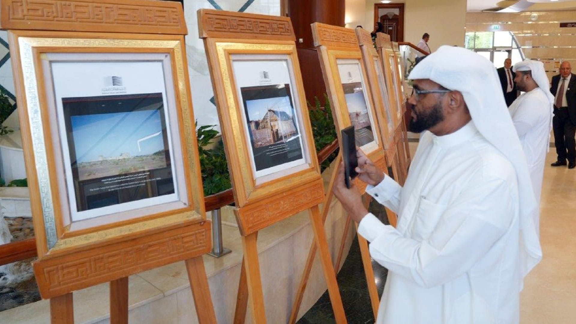 صورة بعنوان: الأرشيف يحتفي بيومه العالمي ويدعو لاستدامة حفظ السجلات والبيانات  