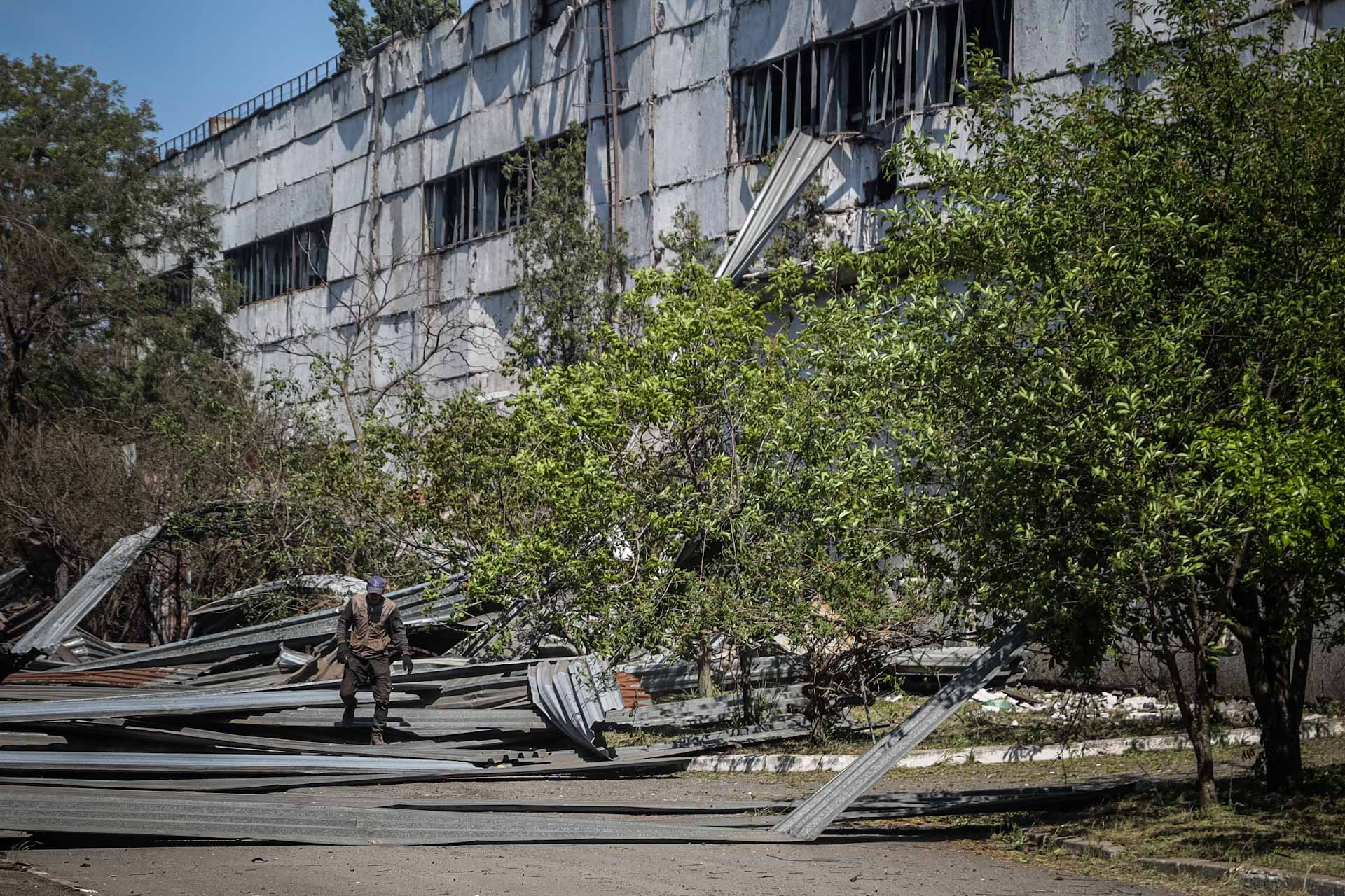 Image for the title: Ukraine reports three dead from Russian drone strike in Odesa 