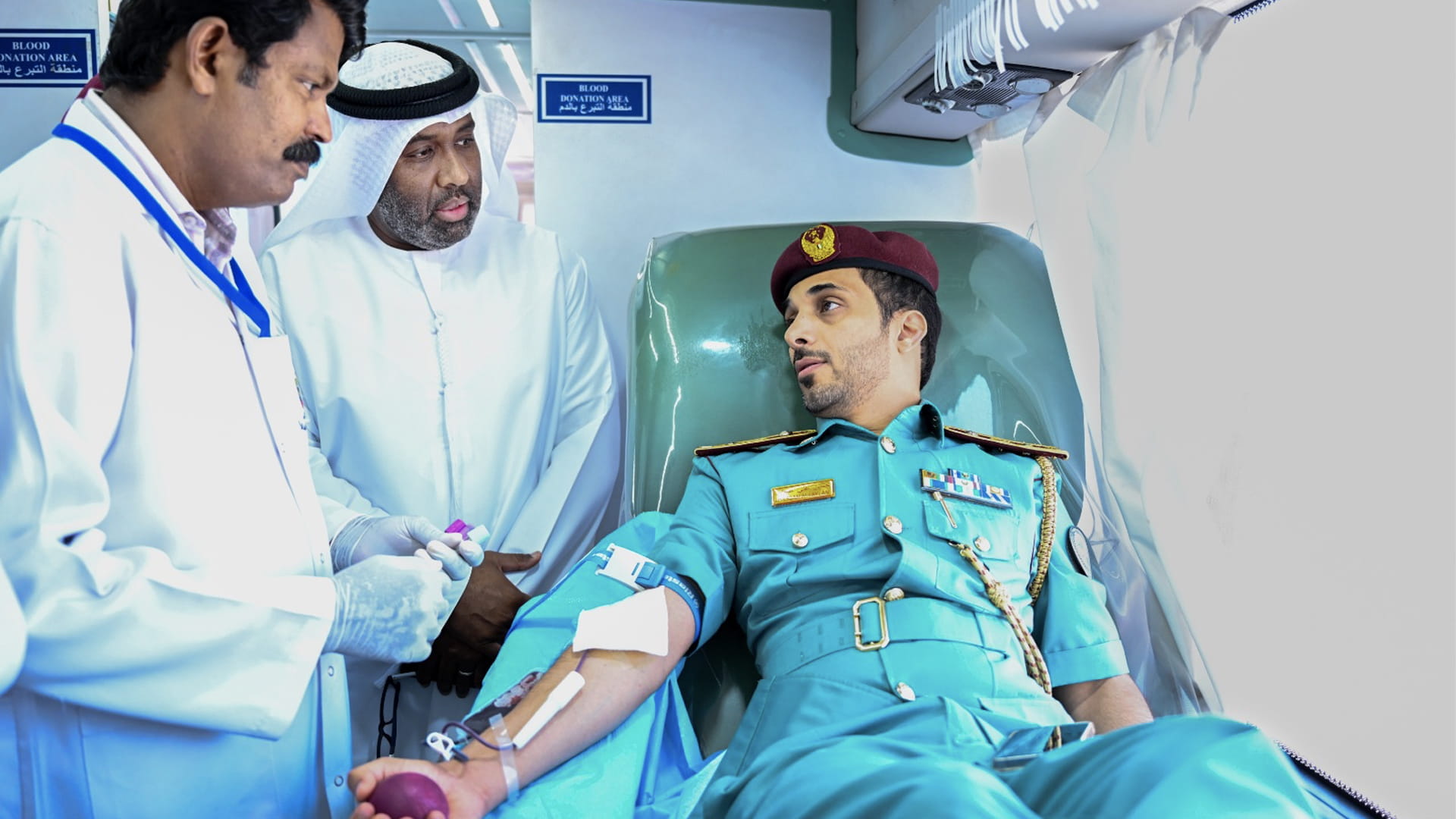 صورة بعنوان: شرطة الشارقة تعزز جودة الحياة الصحية بتنظيم حملة للتبرع بالدم 
