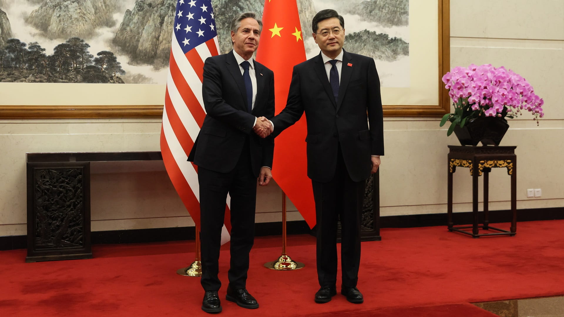 Image for the title: US, China agree on need to expand flights 
