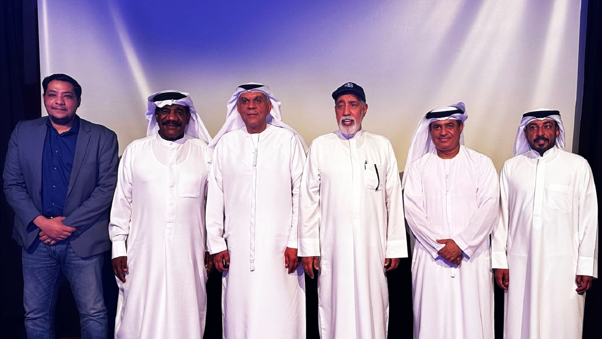 صورة بعنوان: جمعية المسرحيين تعيد انتخاب مجلس إدارتها بالتزكية  