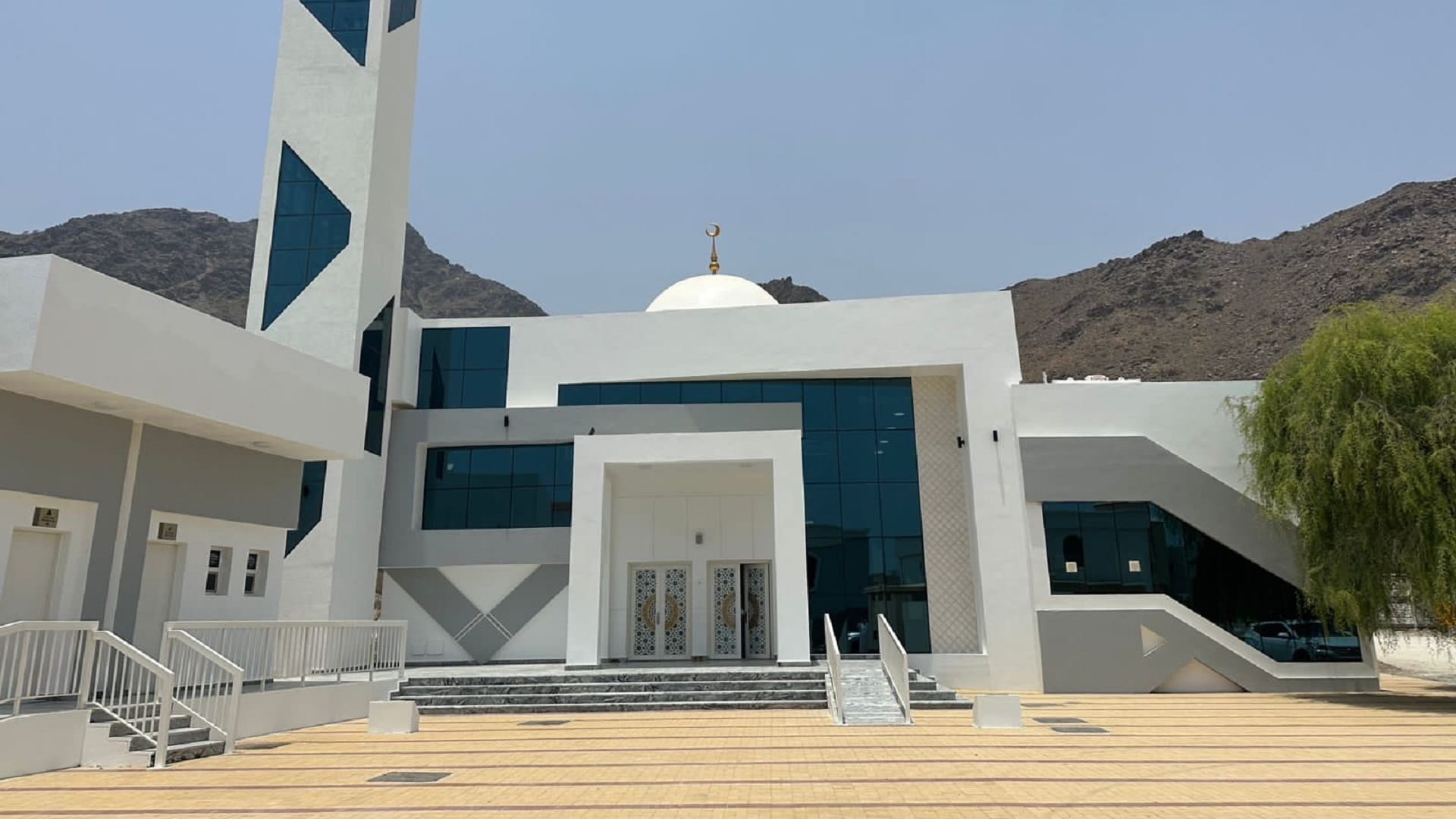Image for the title: Khorfakkan's Khalad bin Saeed Mosque is officially opened by SCI 