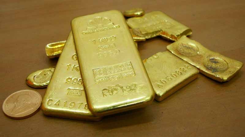 صورة بعنوان: الذهب يخسر في المعاملات الفورية 1%  