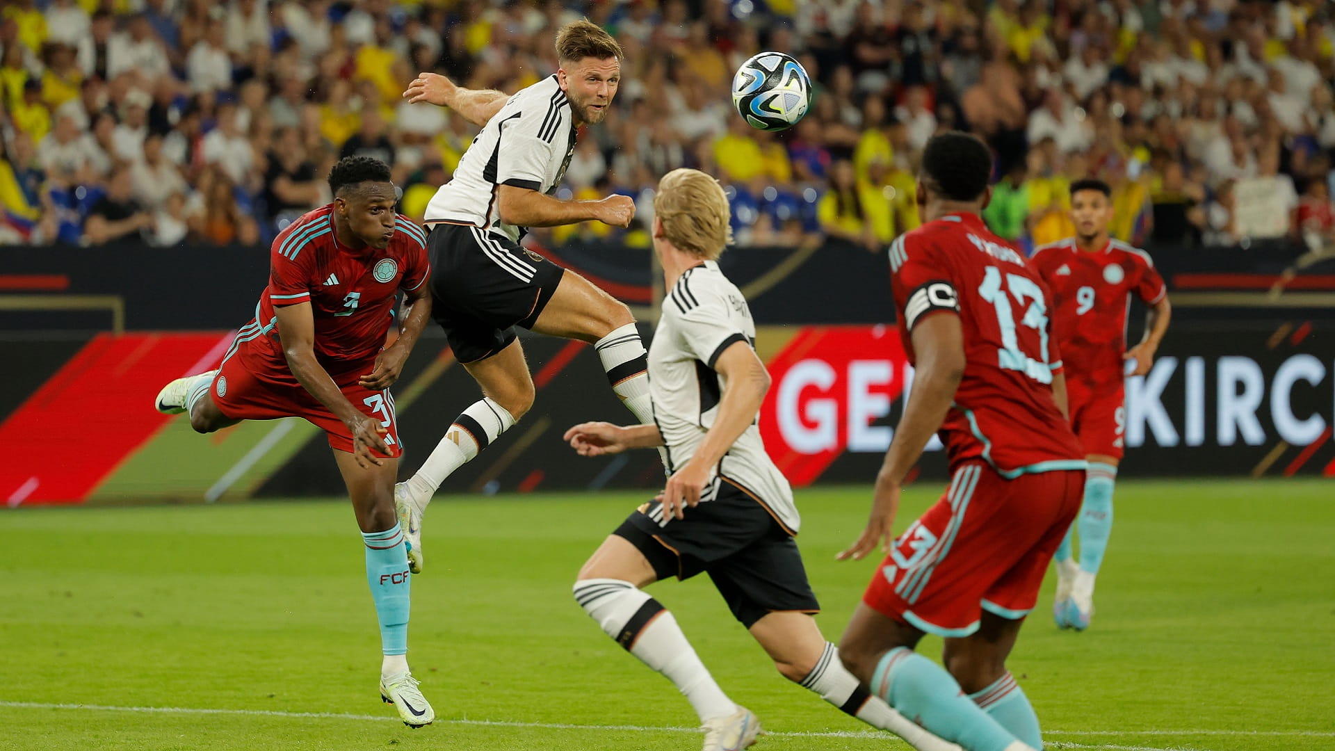 صورة بعنوان: المنتخب الألماني يسقط أمام نظيره الكولومبي ودياً 