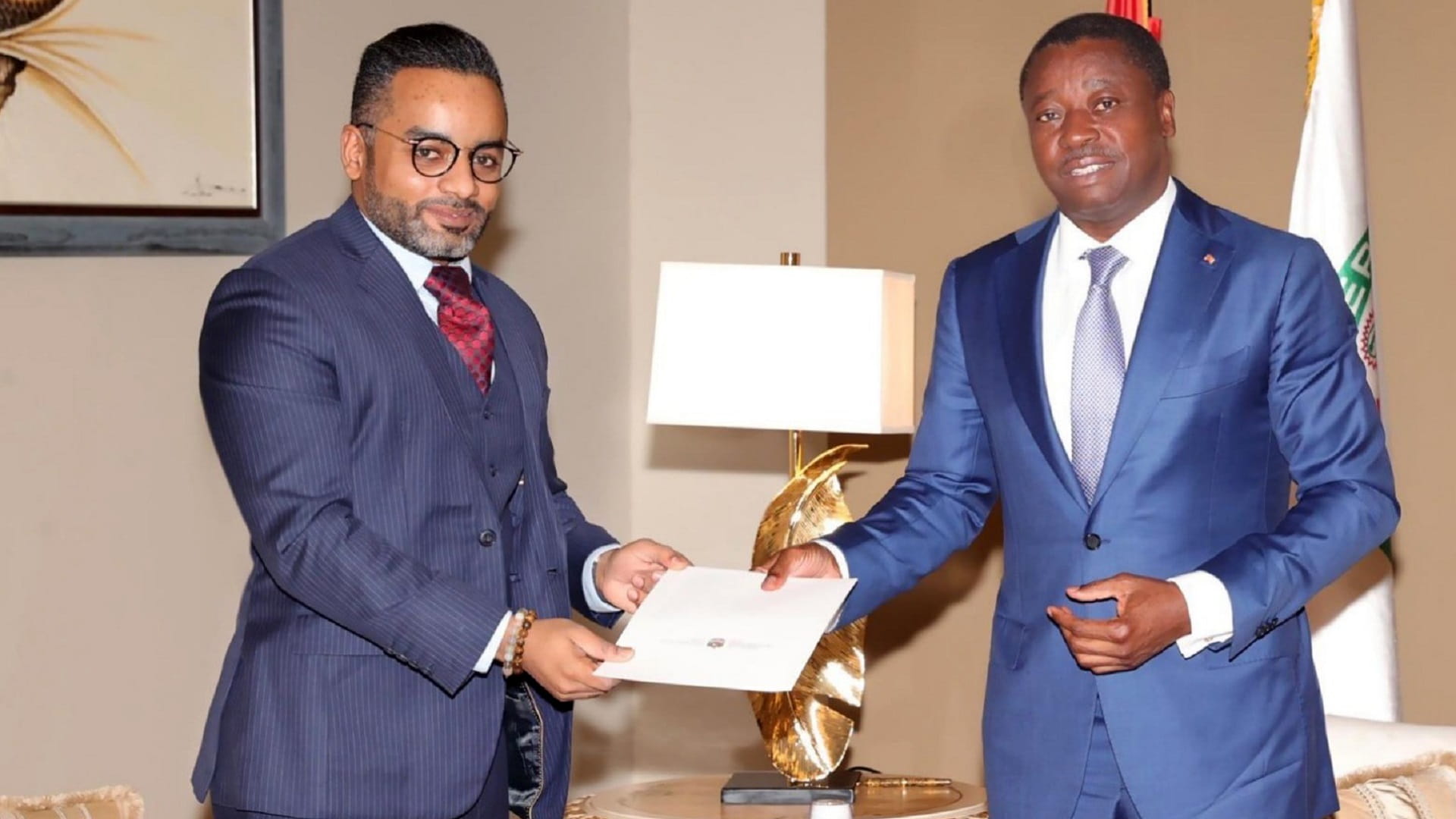 صورة بعنوان: رئيس الدولة يبعث رسالة خطية لرئيس توغو تتضمن دعوة لحضور "COP28" 