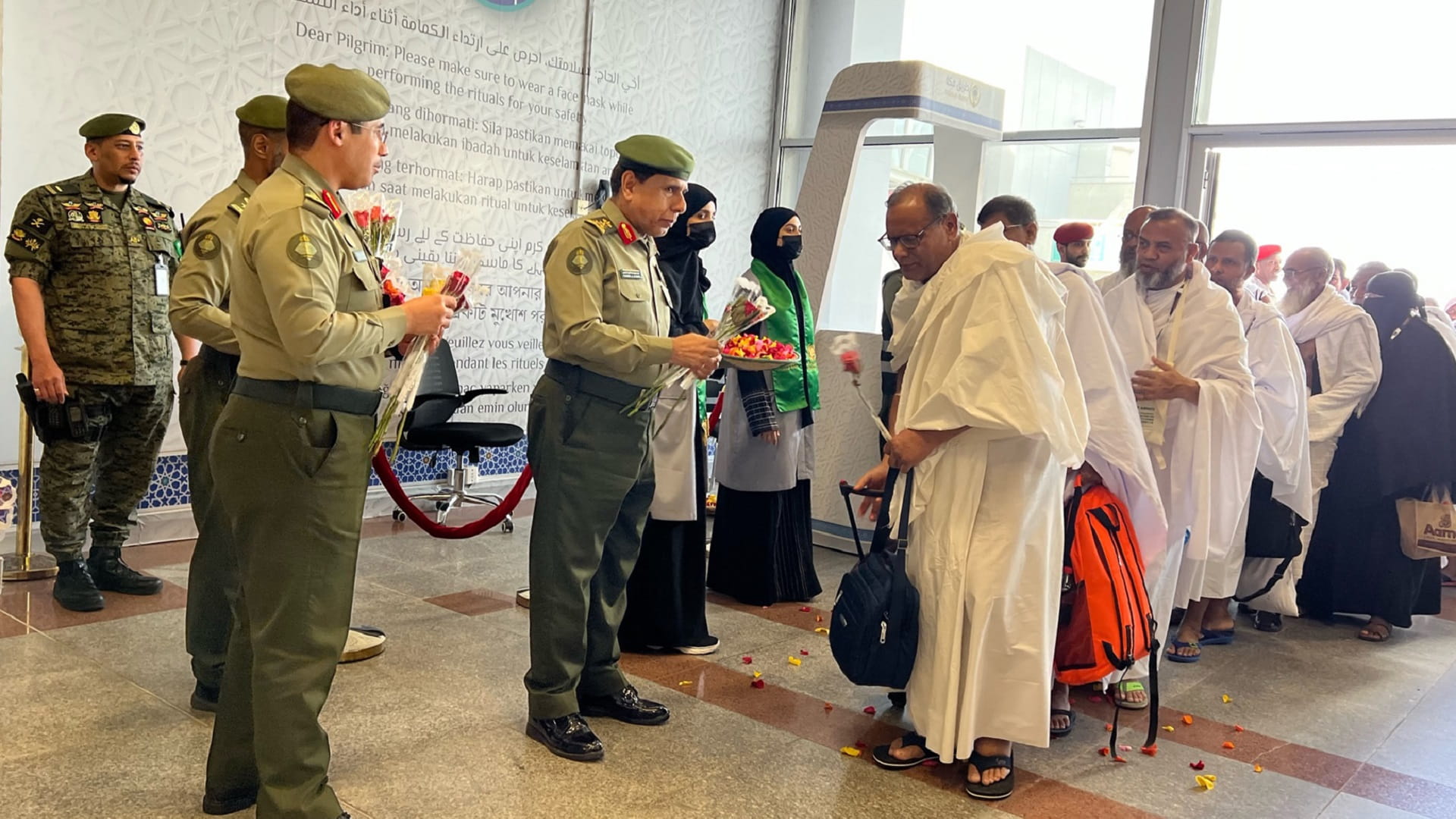 صورة بعنوان: السعودية تعلن قدوم 1.5 مليون حاج للمملكة عبر المنافذ الدولية 