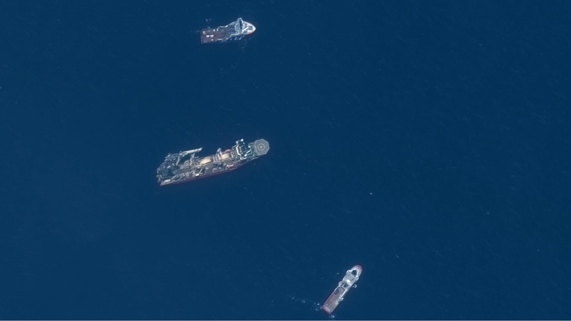 Image for the title: Titanic submersible: when it vanished and the race to find it 