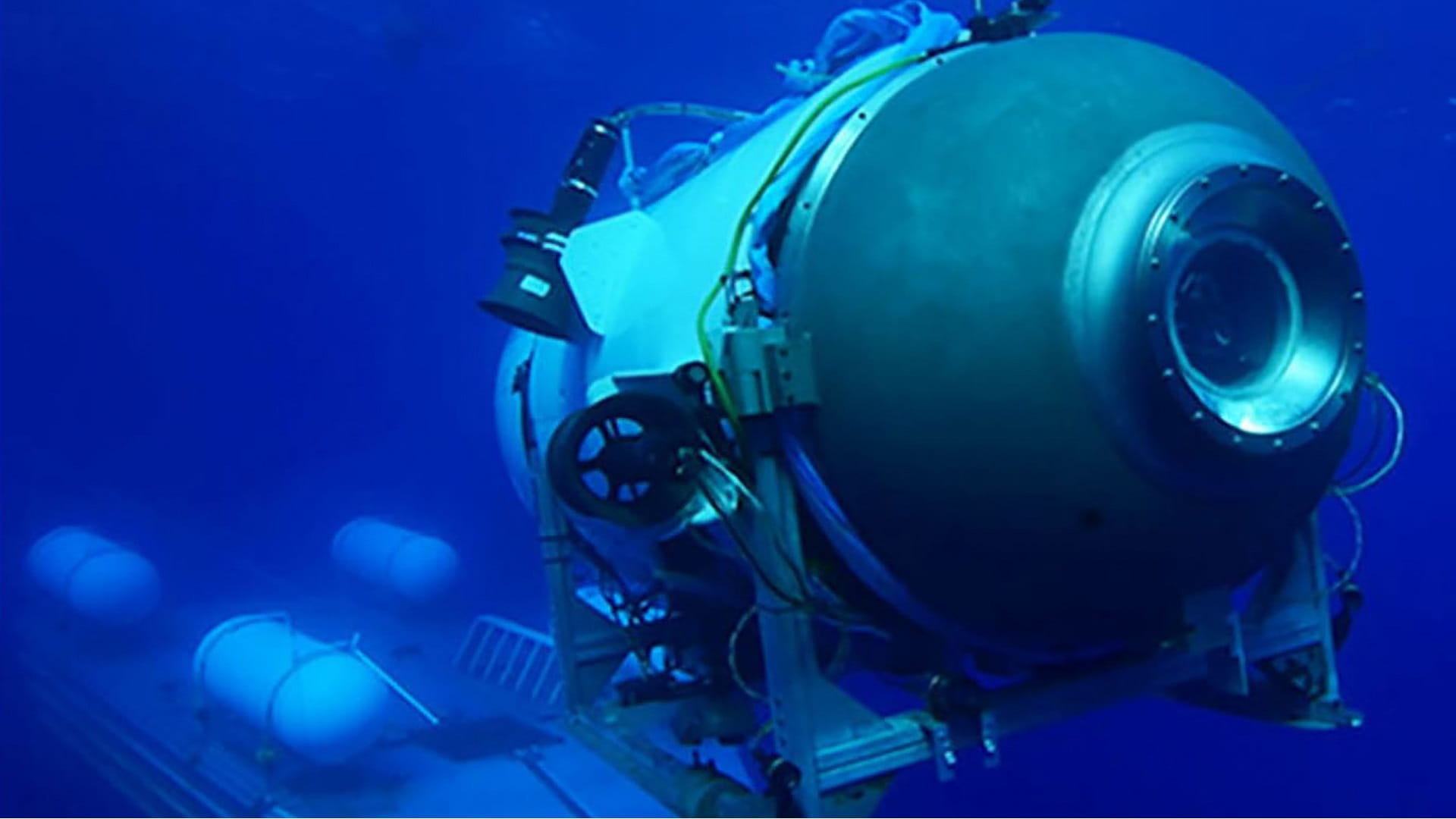 Image for the title: Canada launches probe into Titanic sub tragedy 