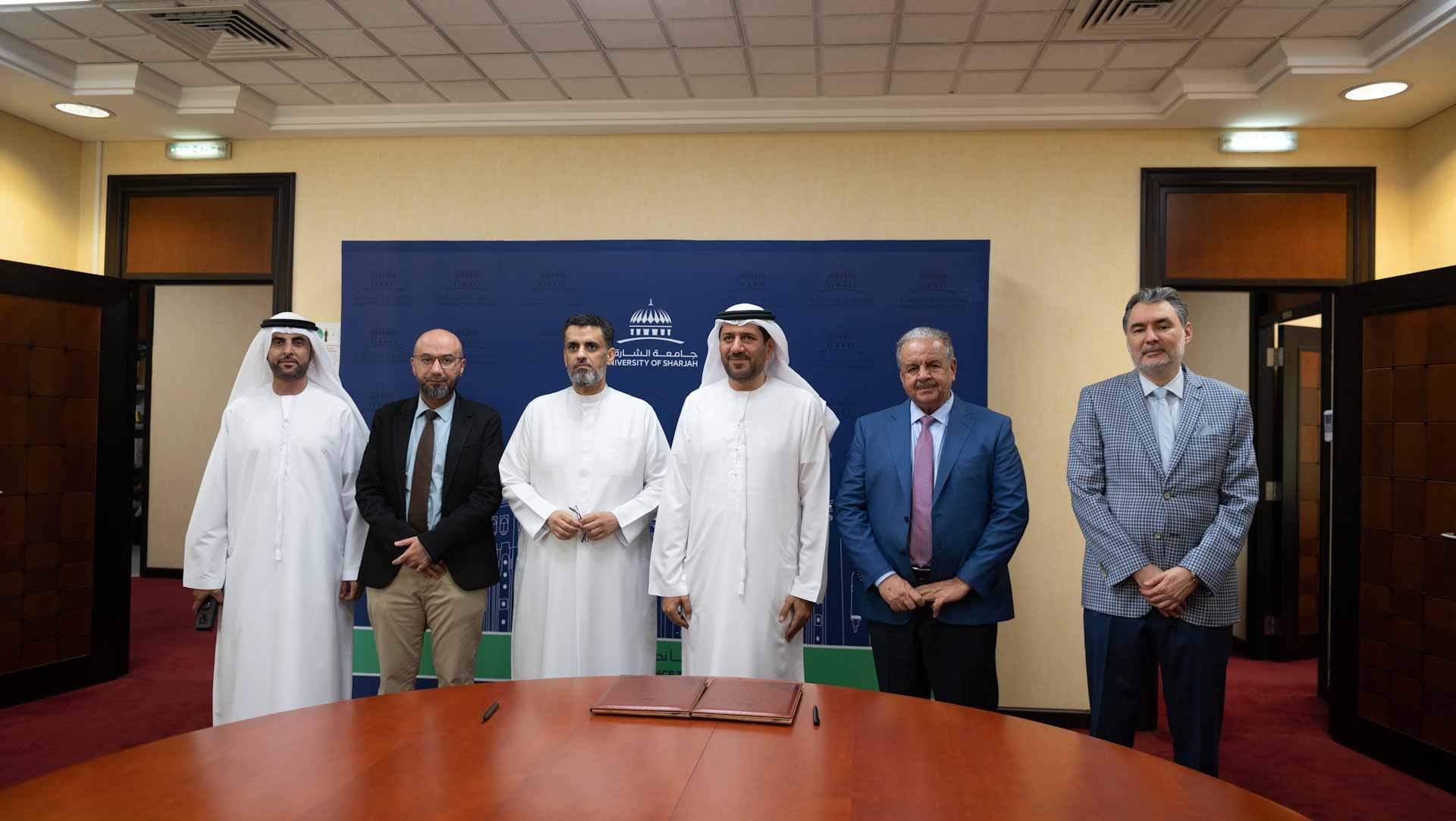 صورة بعنوان: جامعة الشارقة تستقبل وفداً من مدرسة الرشد الأميركية  