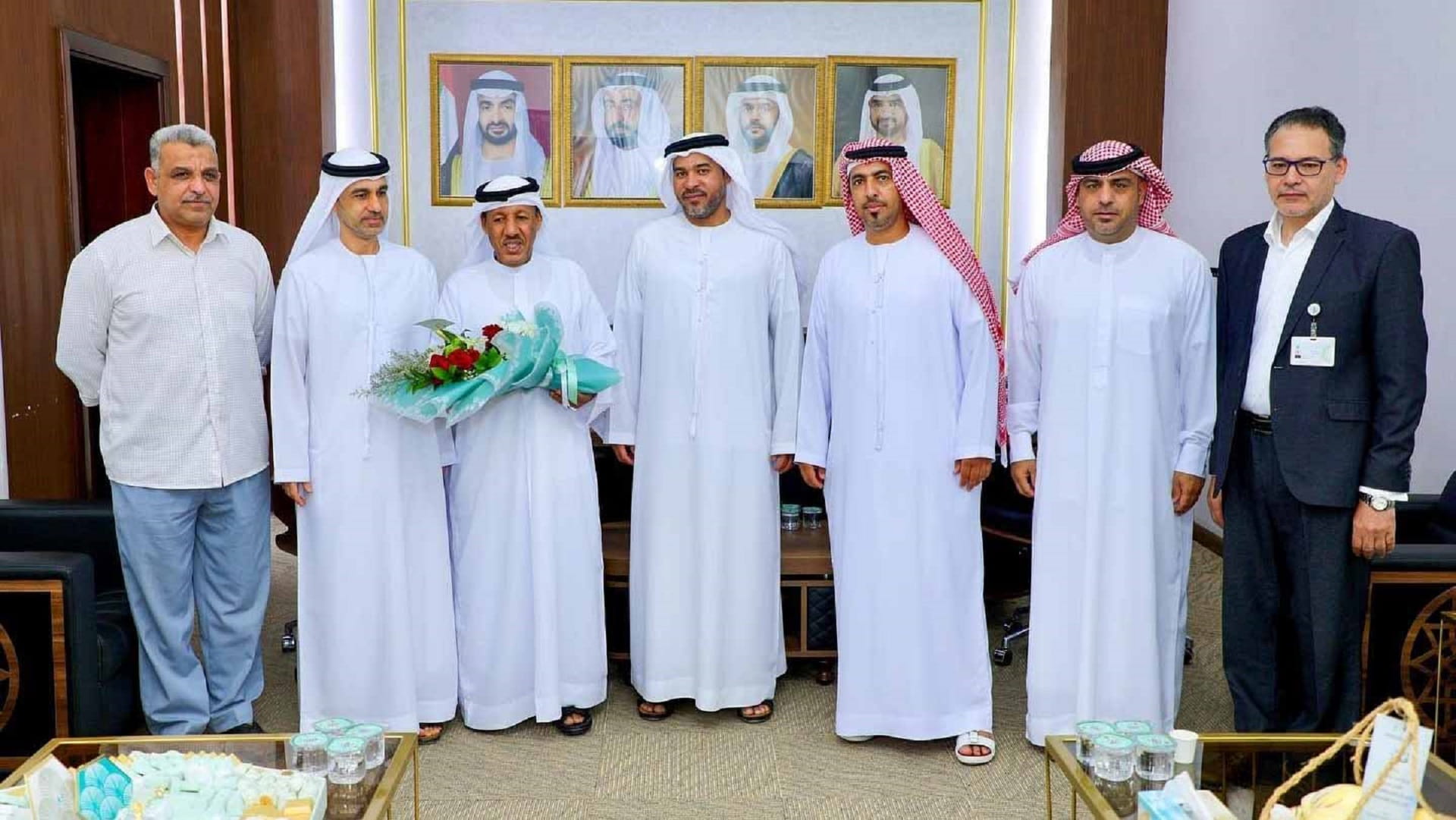 صورة بعنوان: نادي دبا الحصن و"أولياء أمور الطلبة" يبحثان التعاون لخدمة الأجيال 